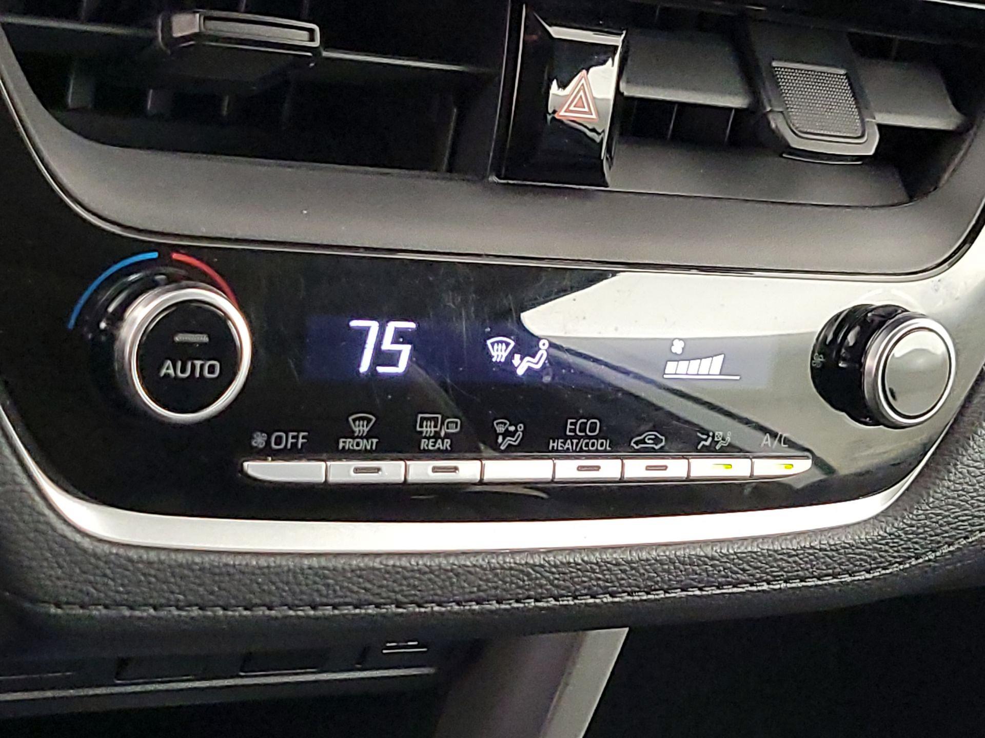 Thumbnail: 2022 Toyota Corolla Cross - 16