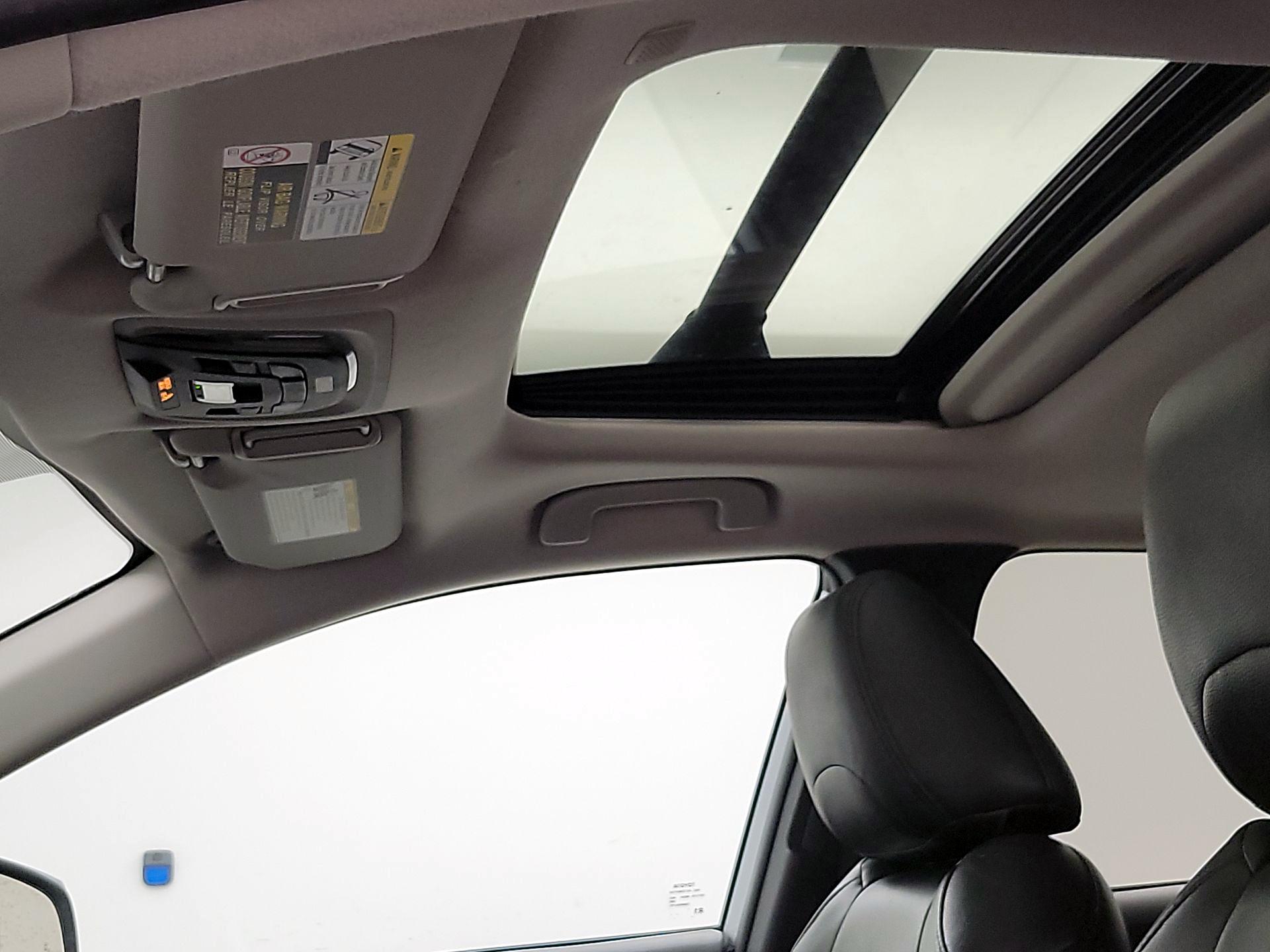 Thumbnail: 2022 Toyota Corolla Cross - 19