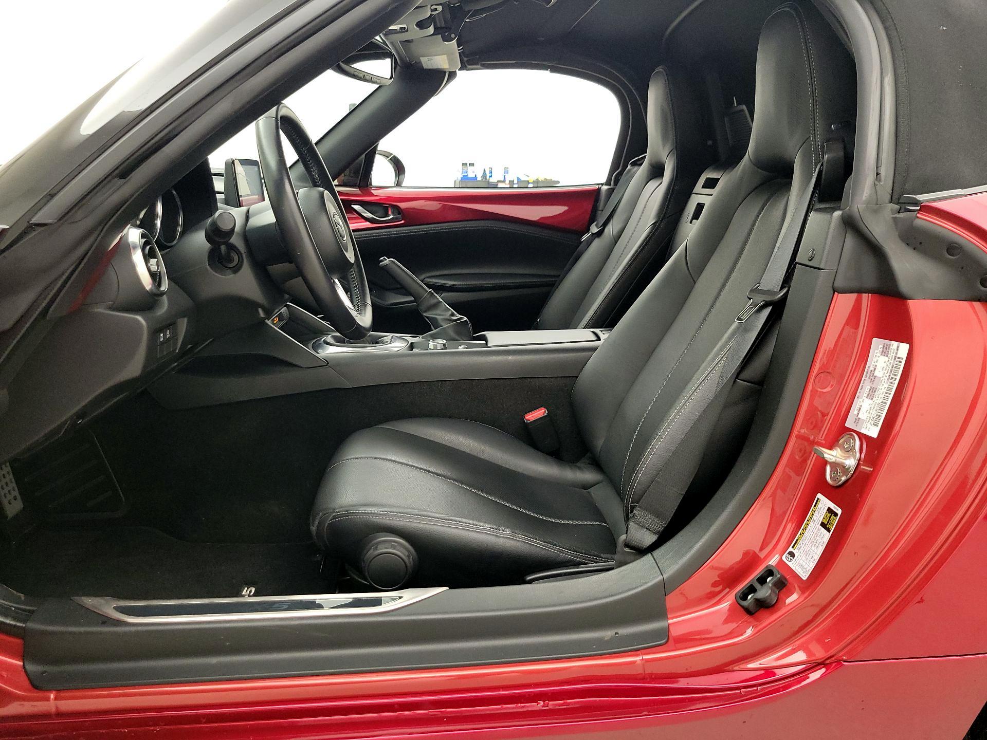 Thumbnail: 2020 Mazda MX-5 Miata - 11