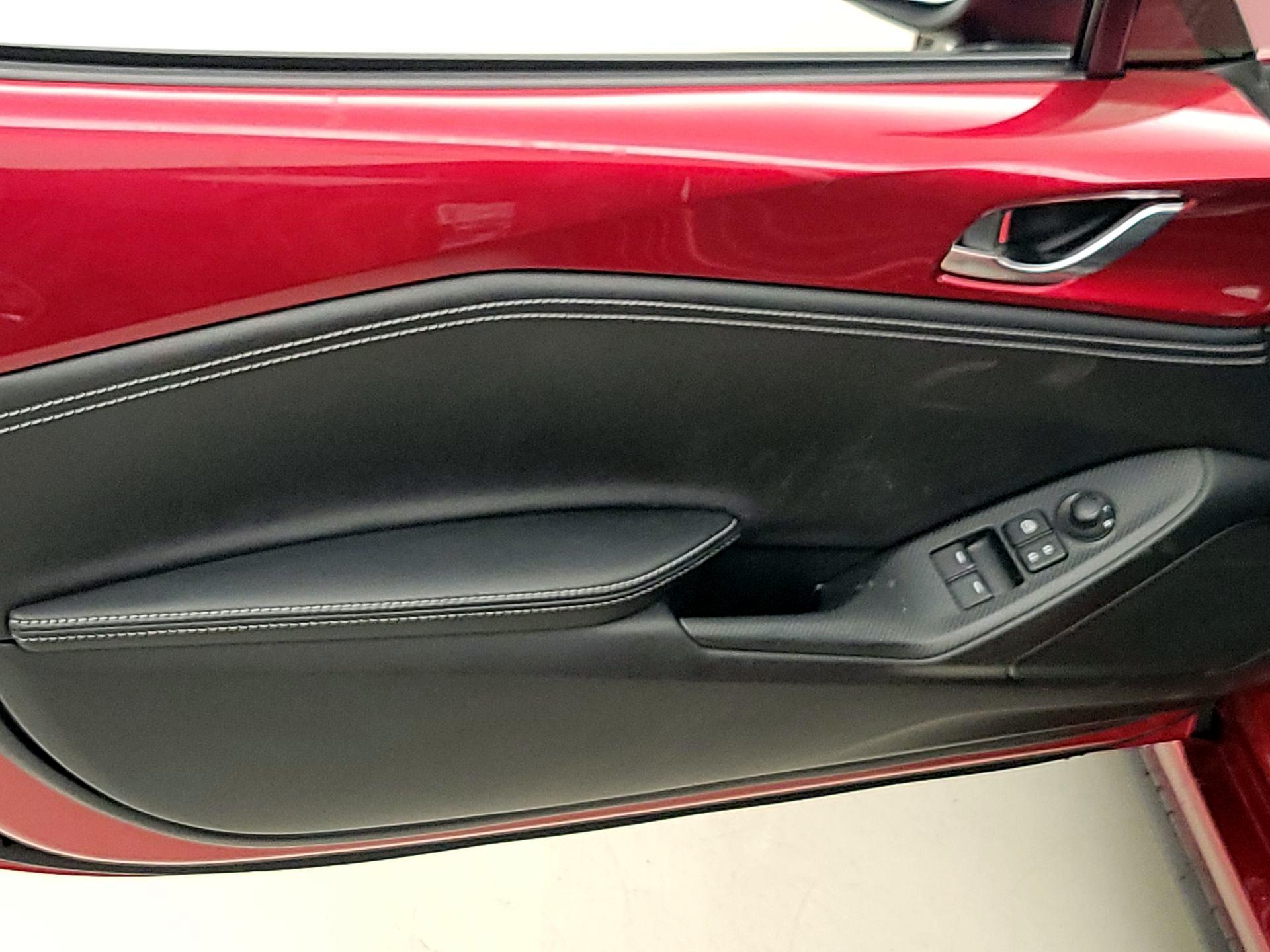 Thumbnail: 2020 Mazda MX-5 Miata - 12