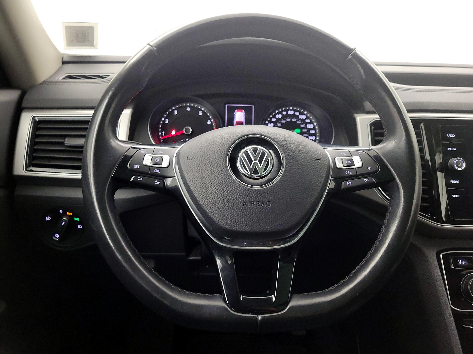 Thumbnail: 2018 Volkswagen Atlas - 10