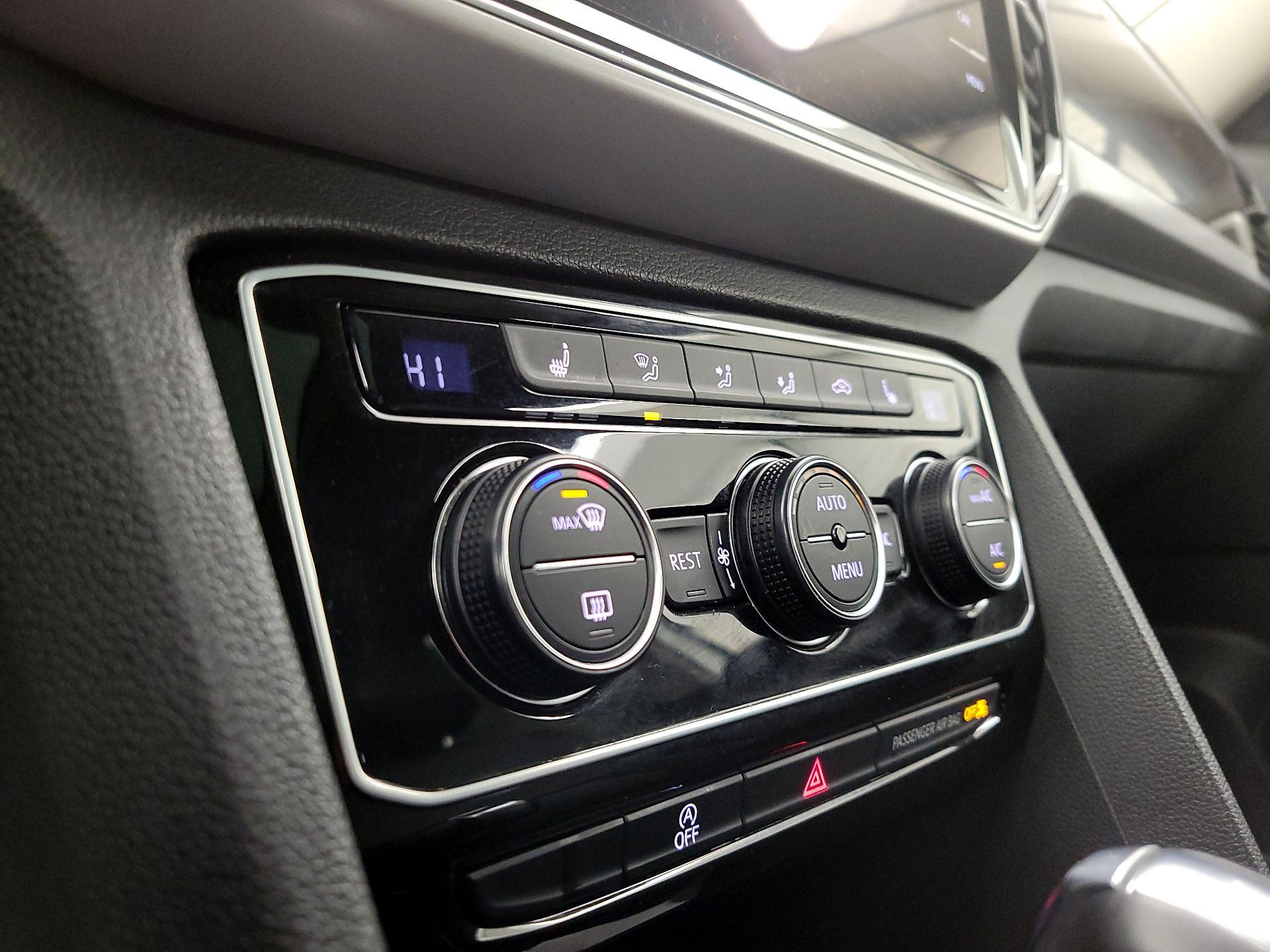 Thumbnail: 2018 Volkswagen Atlas - 16