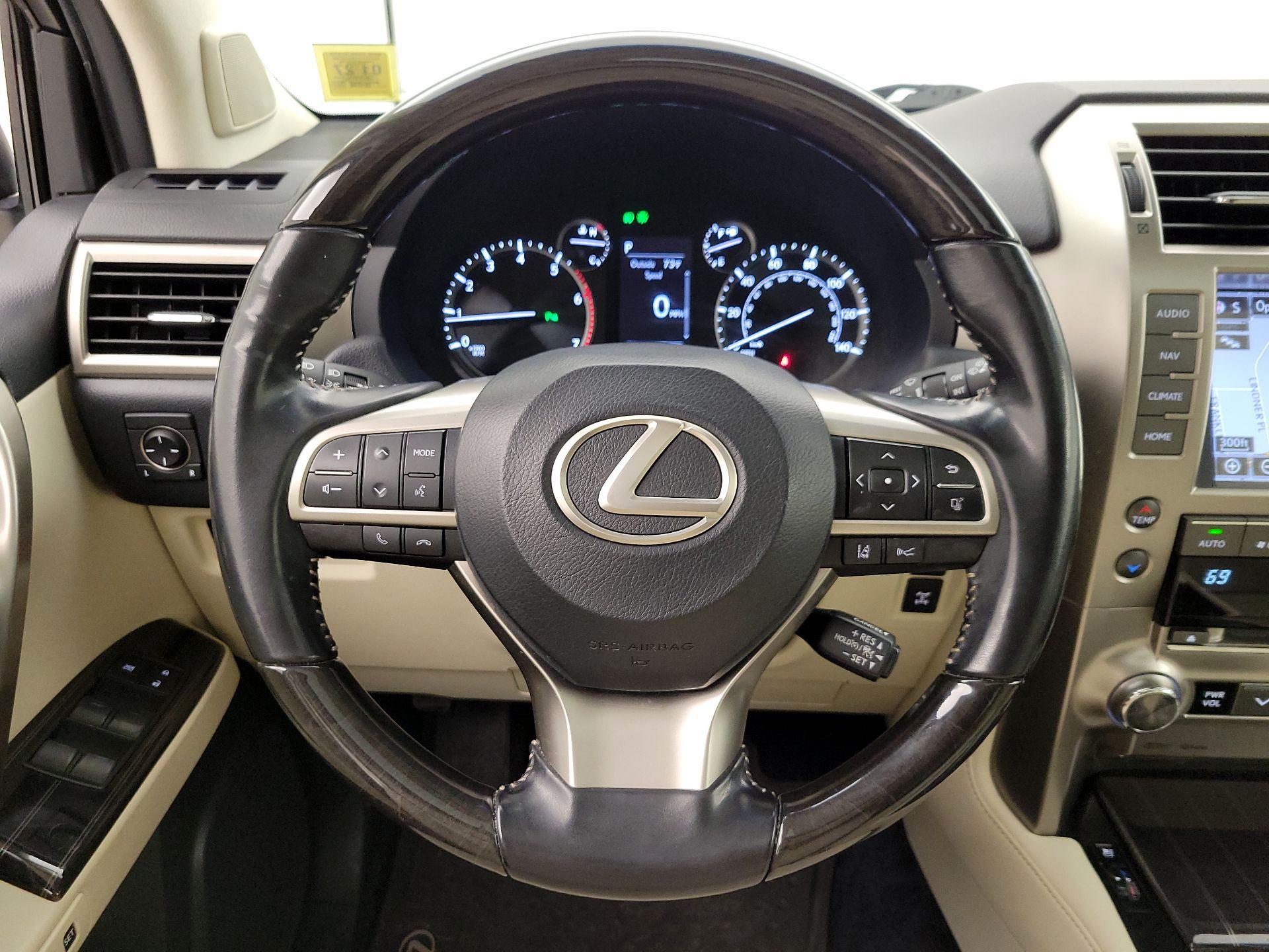 Thumbnail: 2020 Lexus GX - 10