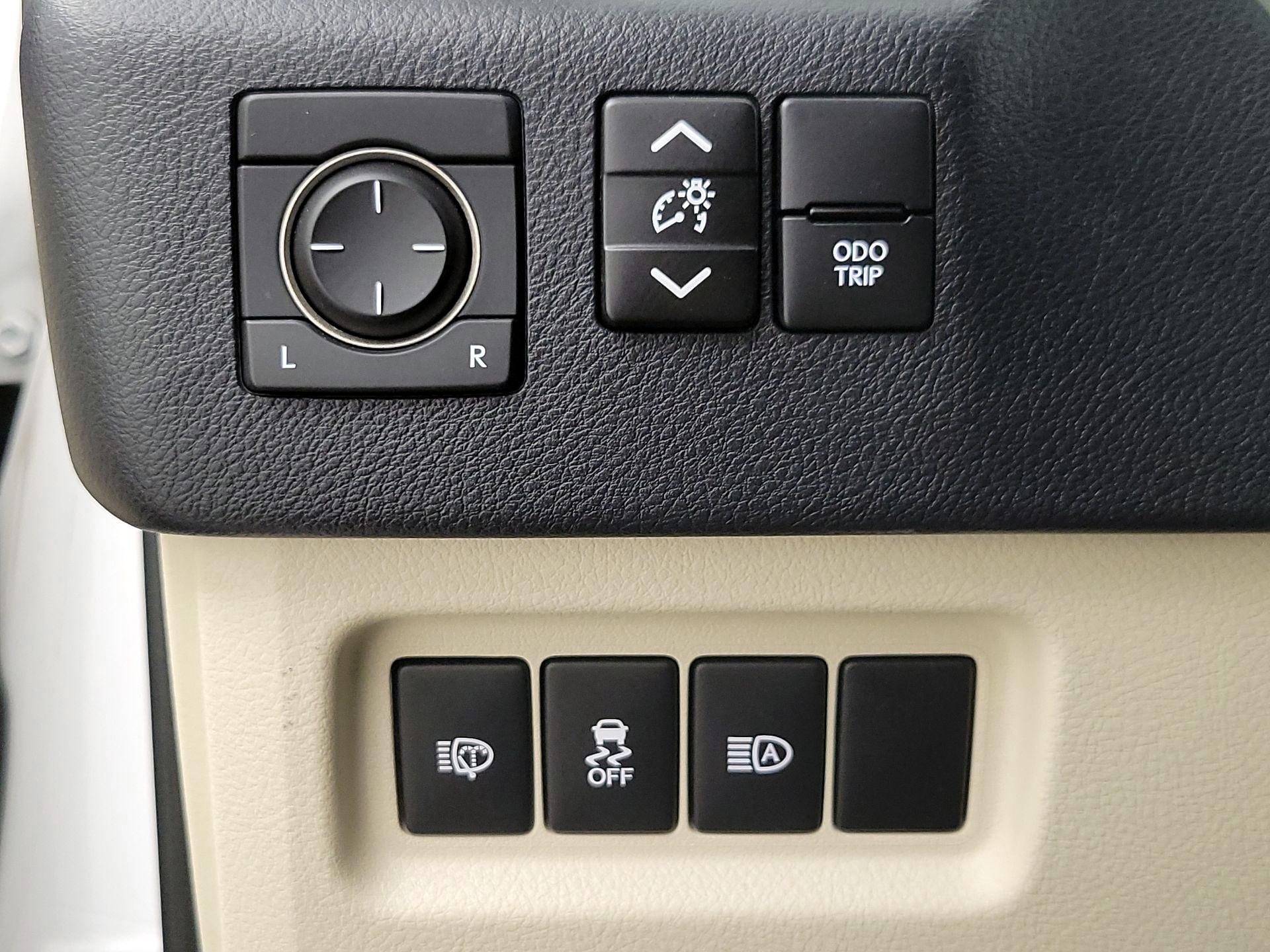 Thumbnail: 2020 Lexus GX - 13