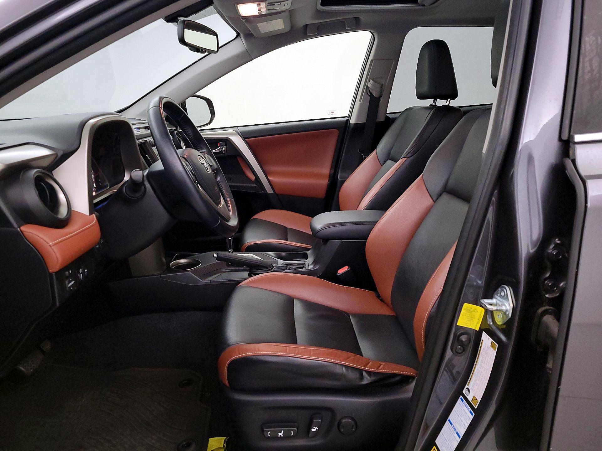 Thumbnail: 2014 Toyota RAV4 - 11