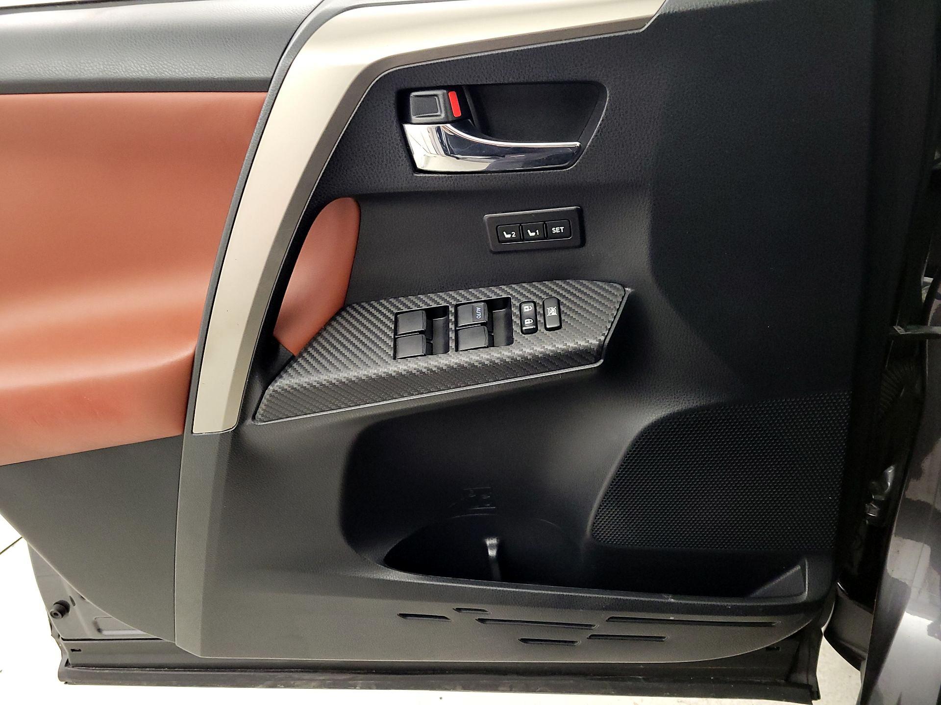 Thumbnail: 2014 Toyota RAV4 - 12