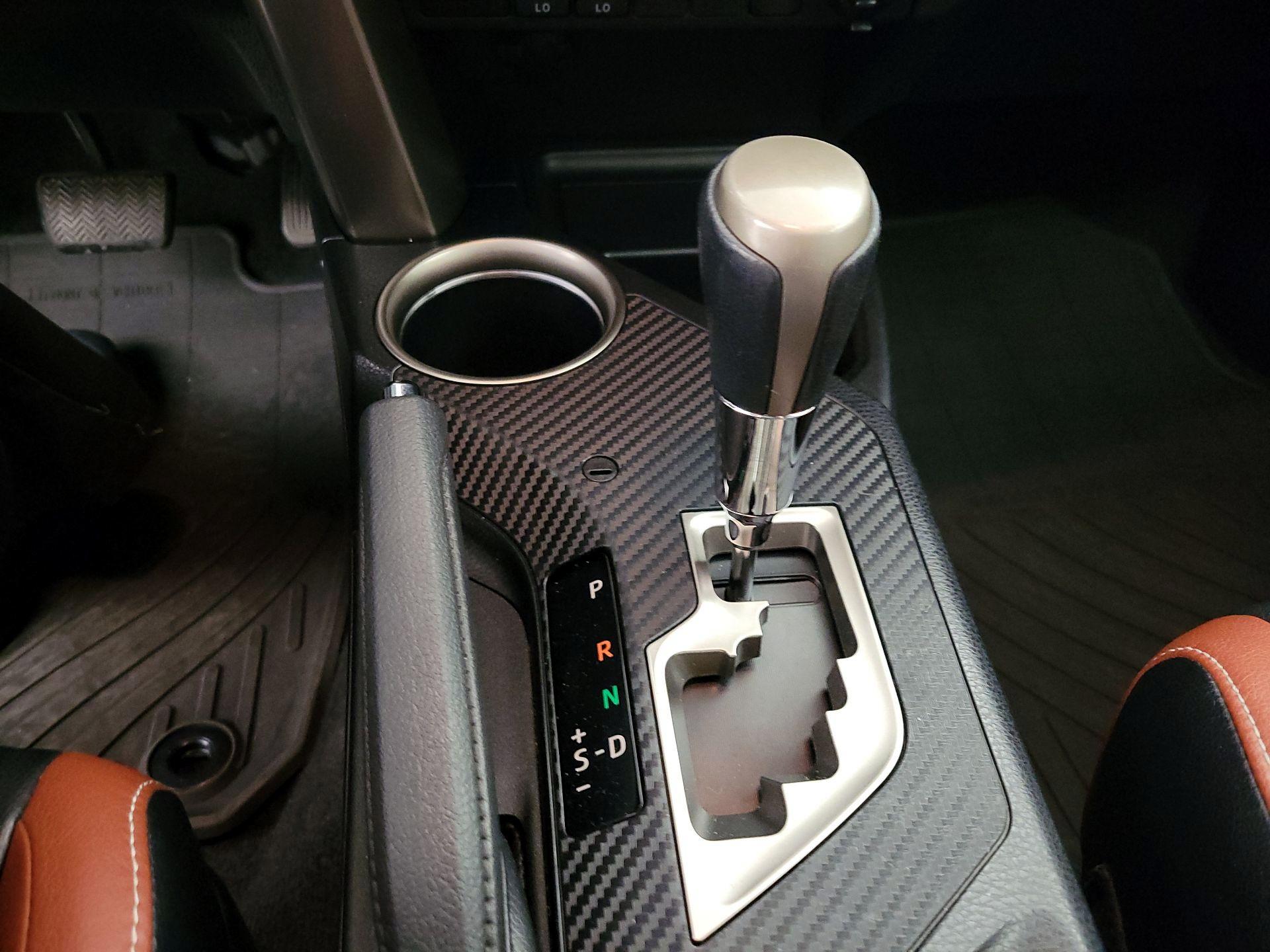 Thumbnail: 2014 Toyota RAV4 - 17