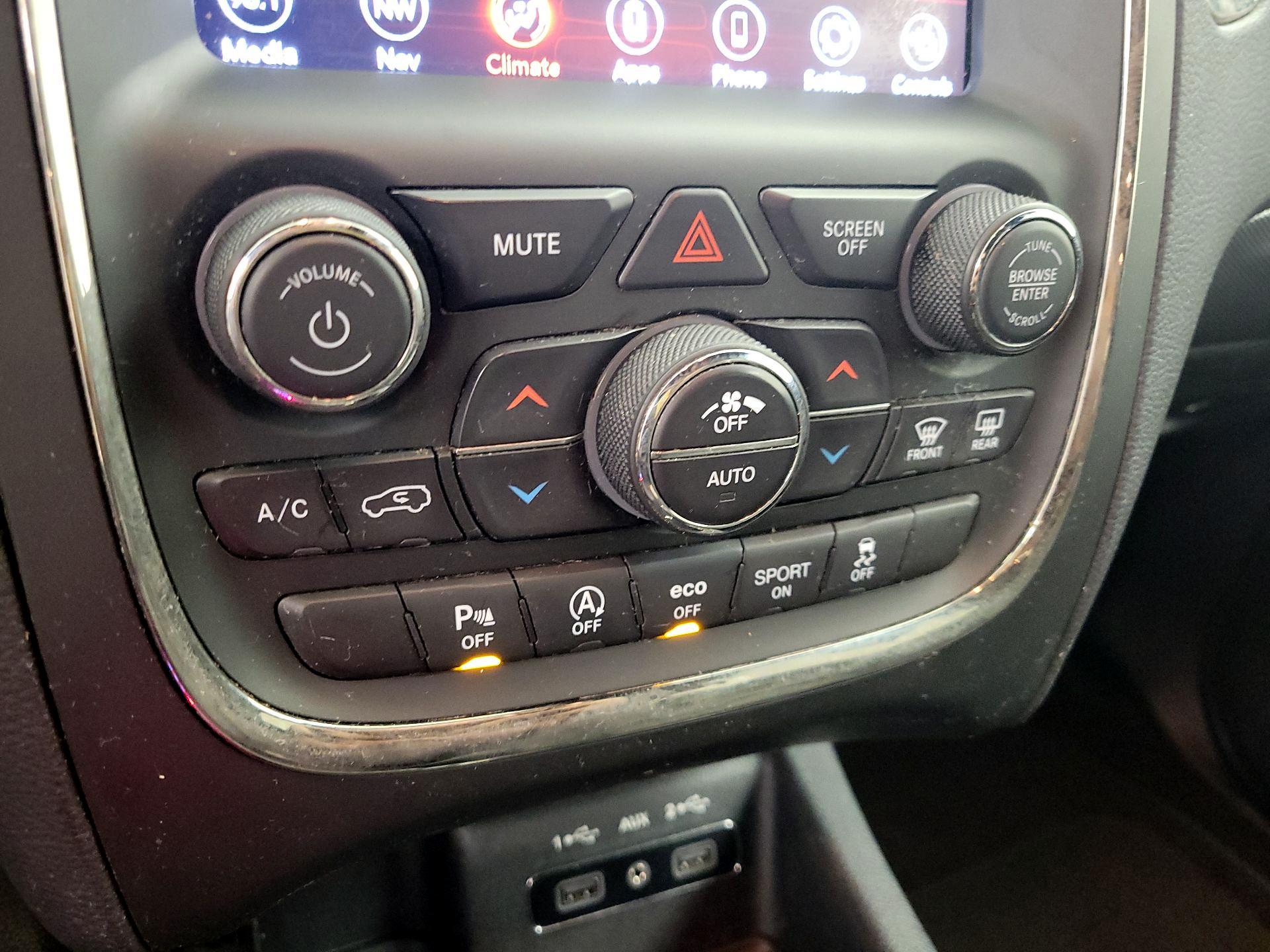 Thumbnail: 2019 Dodge Durango - 16