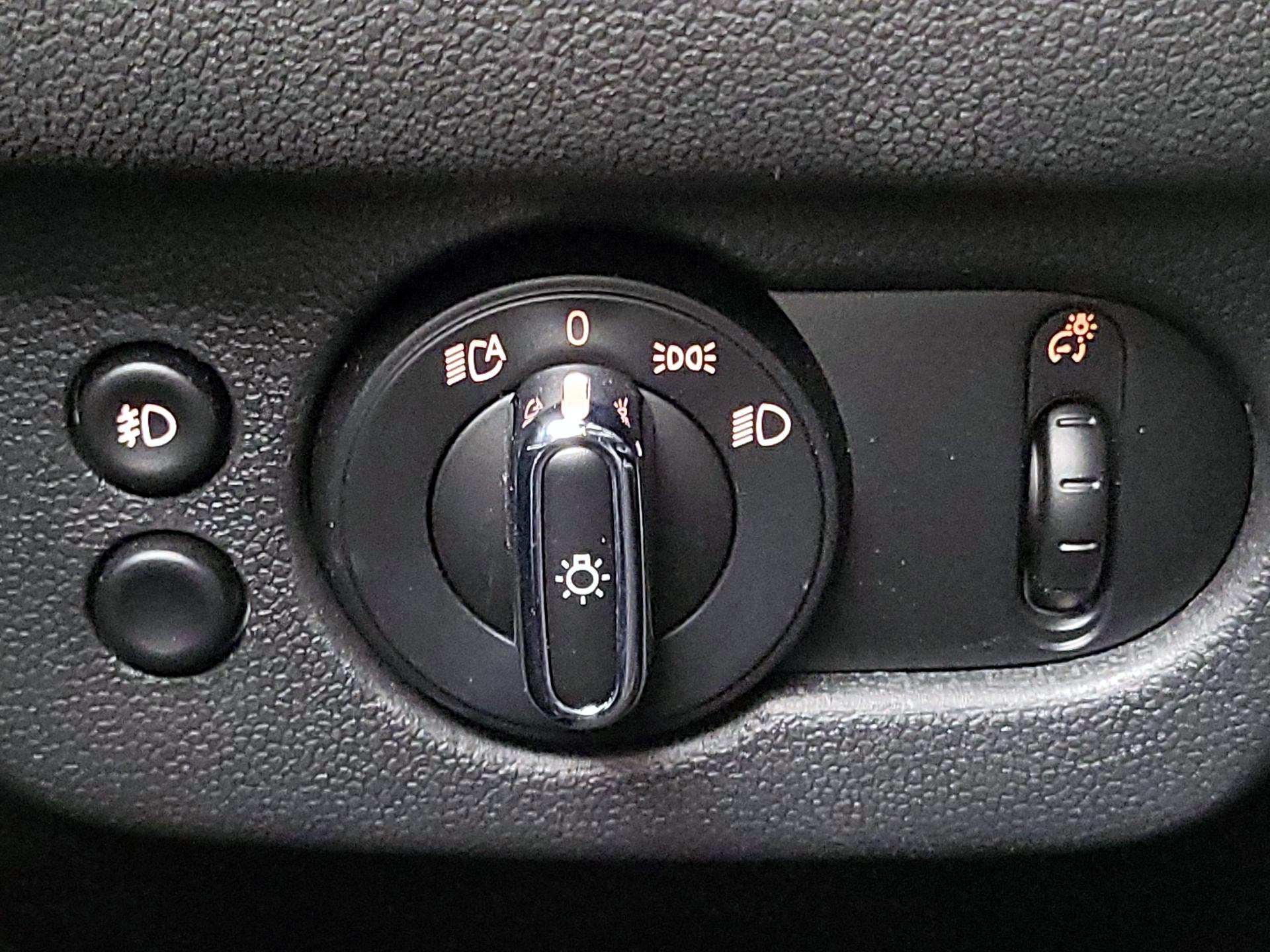 Thumbnail: 2022 MINI Cooper Clubman - 13