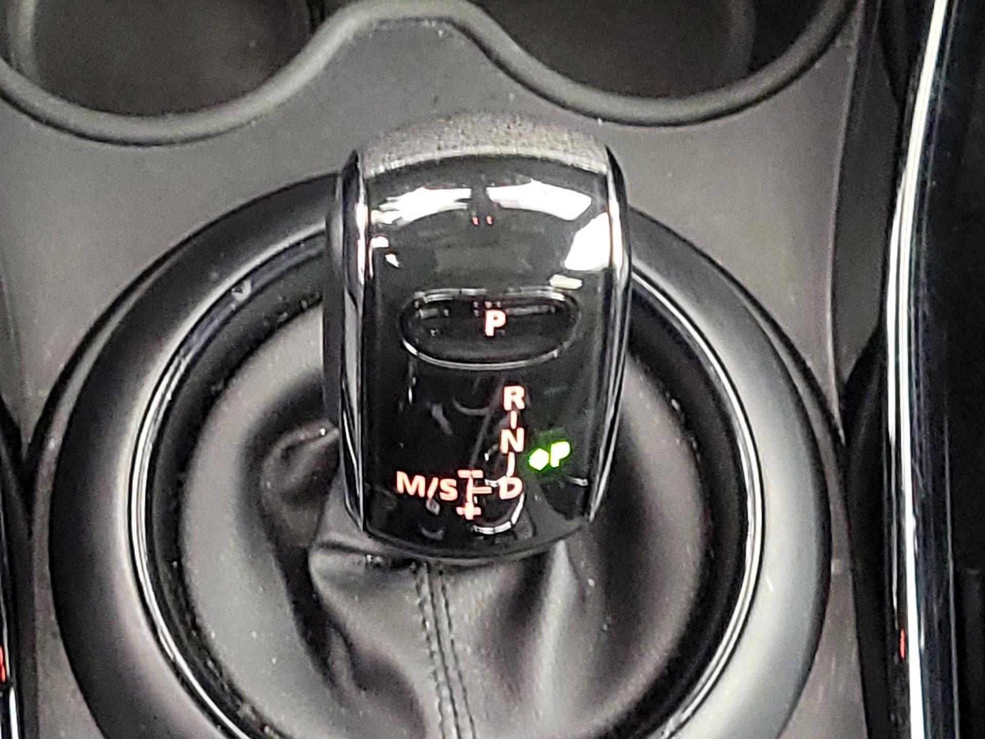 Thumbnail: 2022 MINI Cooper Clubman - 18