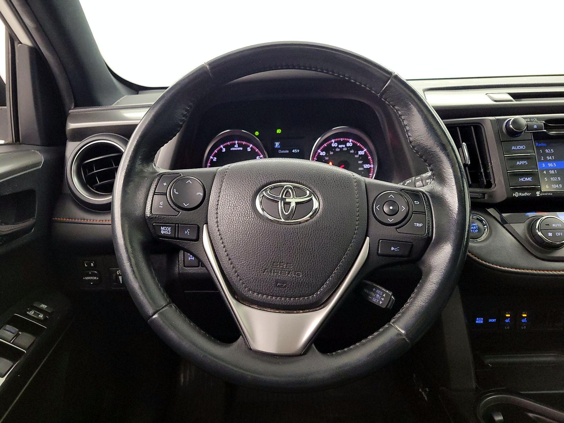 Thumbnail: 2017 Toyota RAV4 - 10