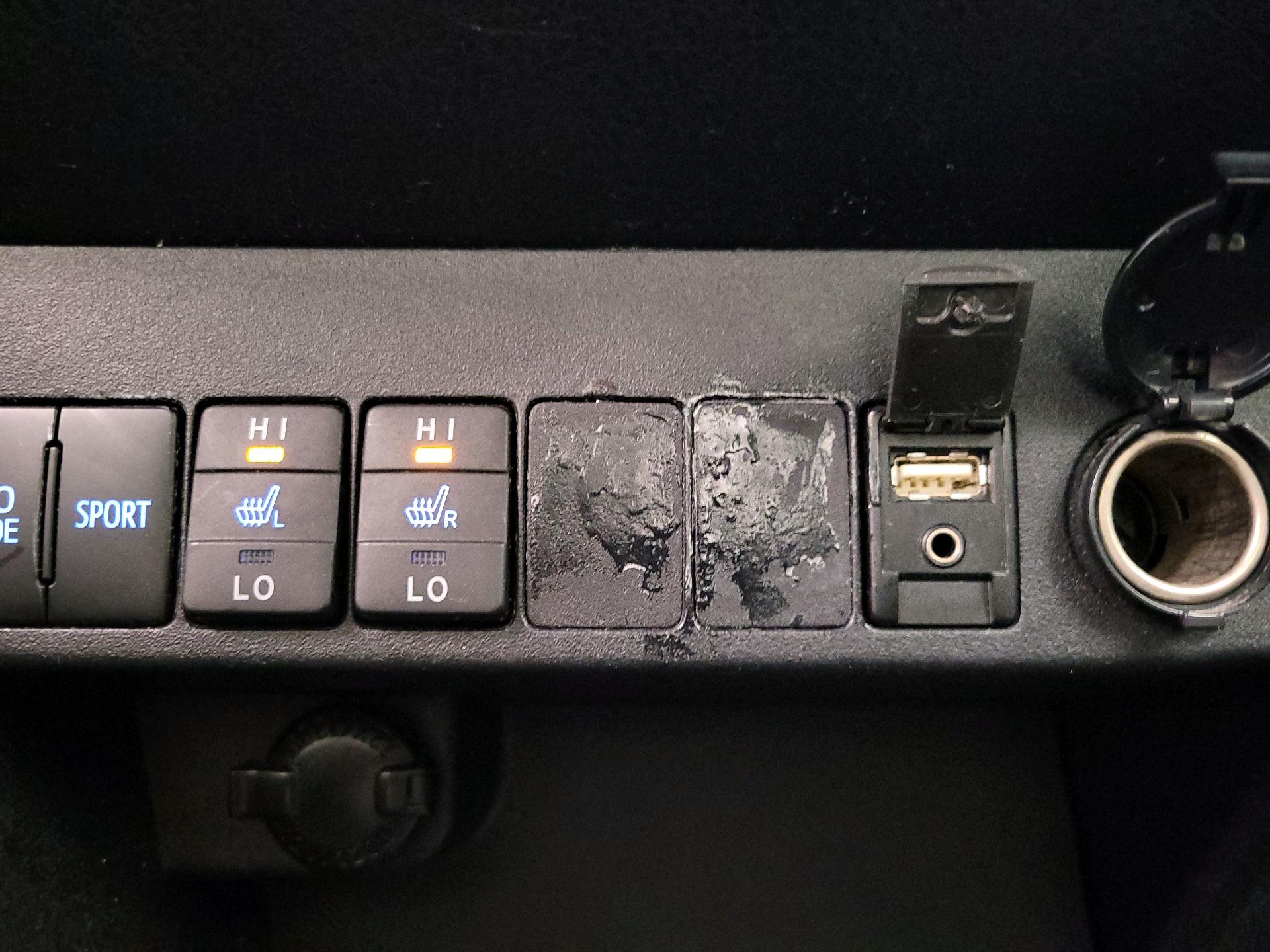 Thumbnail: 2017 Toyota RAV4 - 18