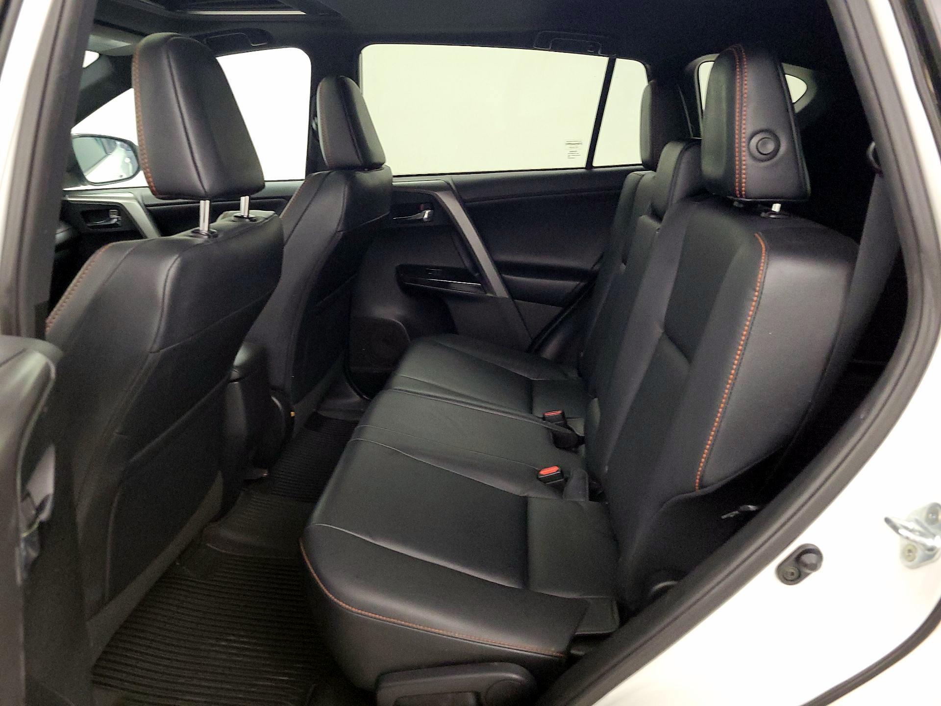 Thumbnail: 2017 Toyota RAV4 - 20