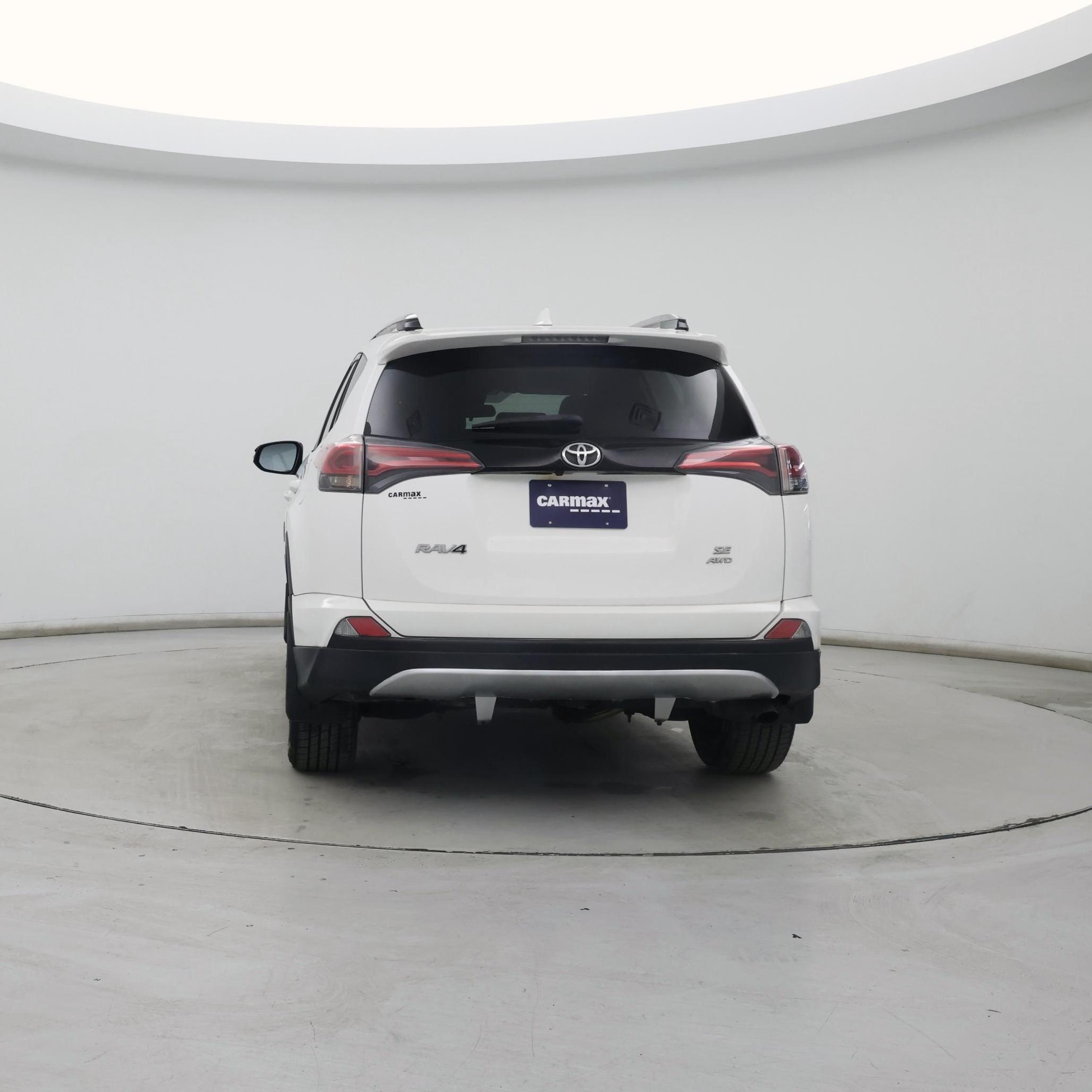 Thumbnail: 2017 Toyota RAV4 - 6