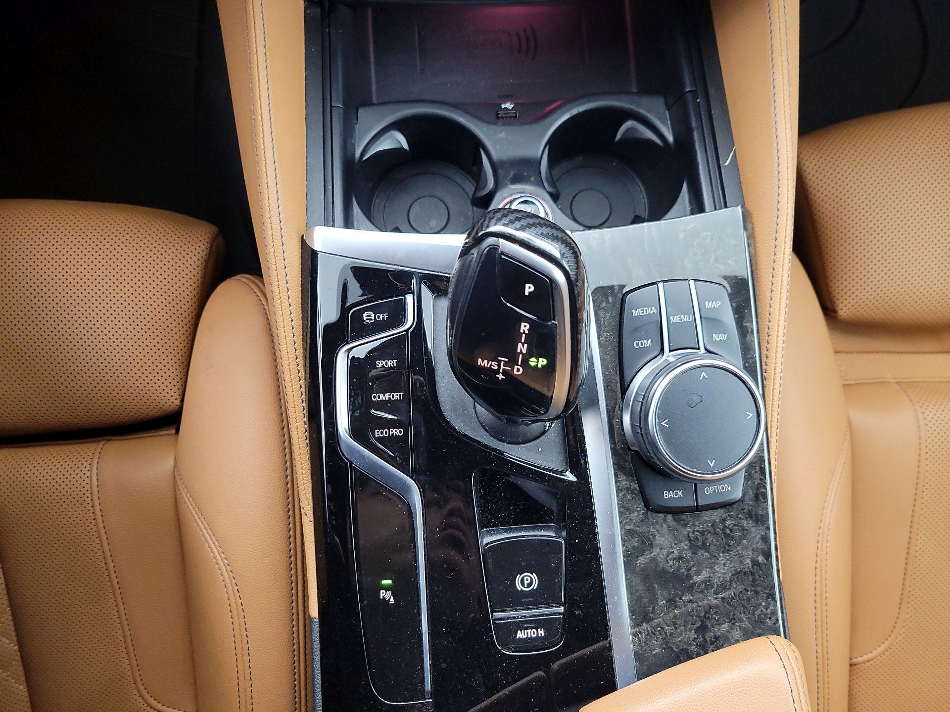 Thumbnail: 2023 BMW 5 Series - 18