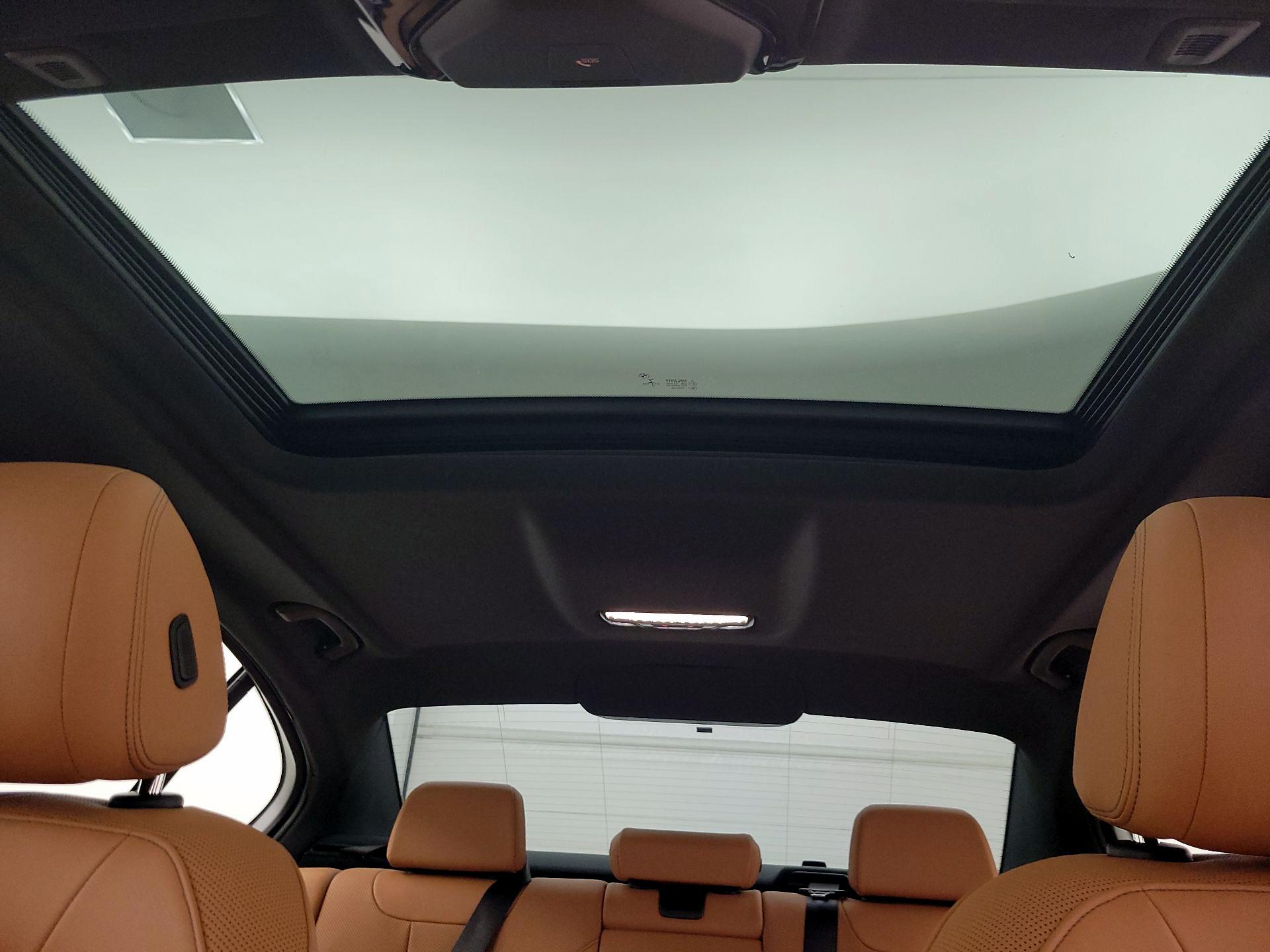 Thumbnail: 2023 BMW 5 Series - 20