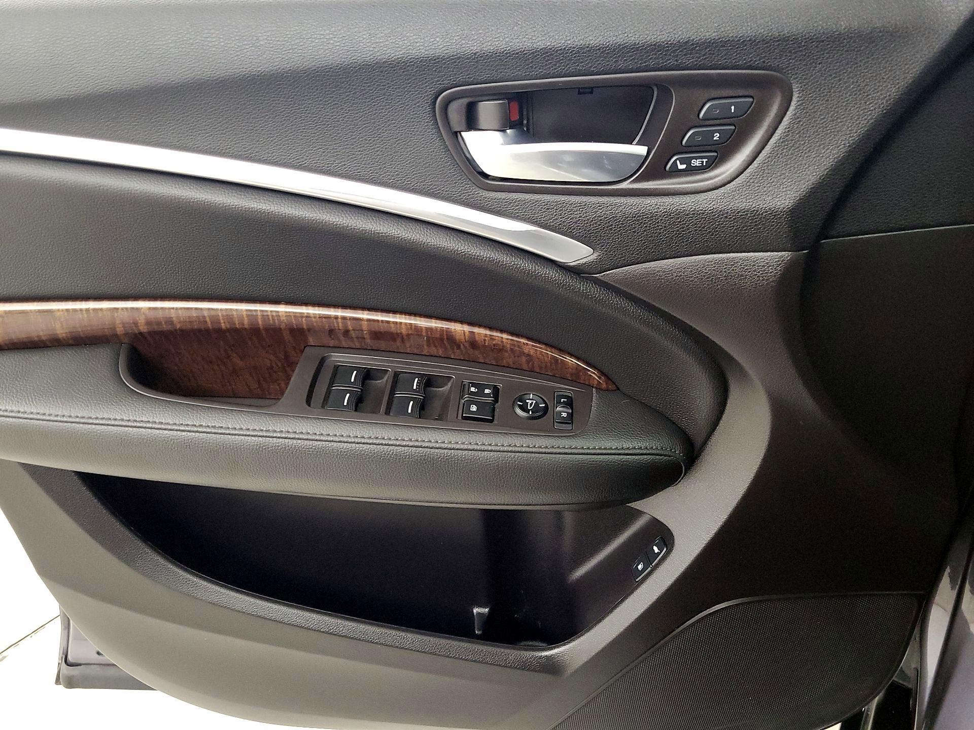 Thumbnail: 2018 Acura MDX - 12