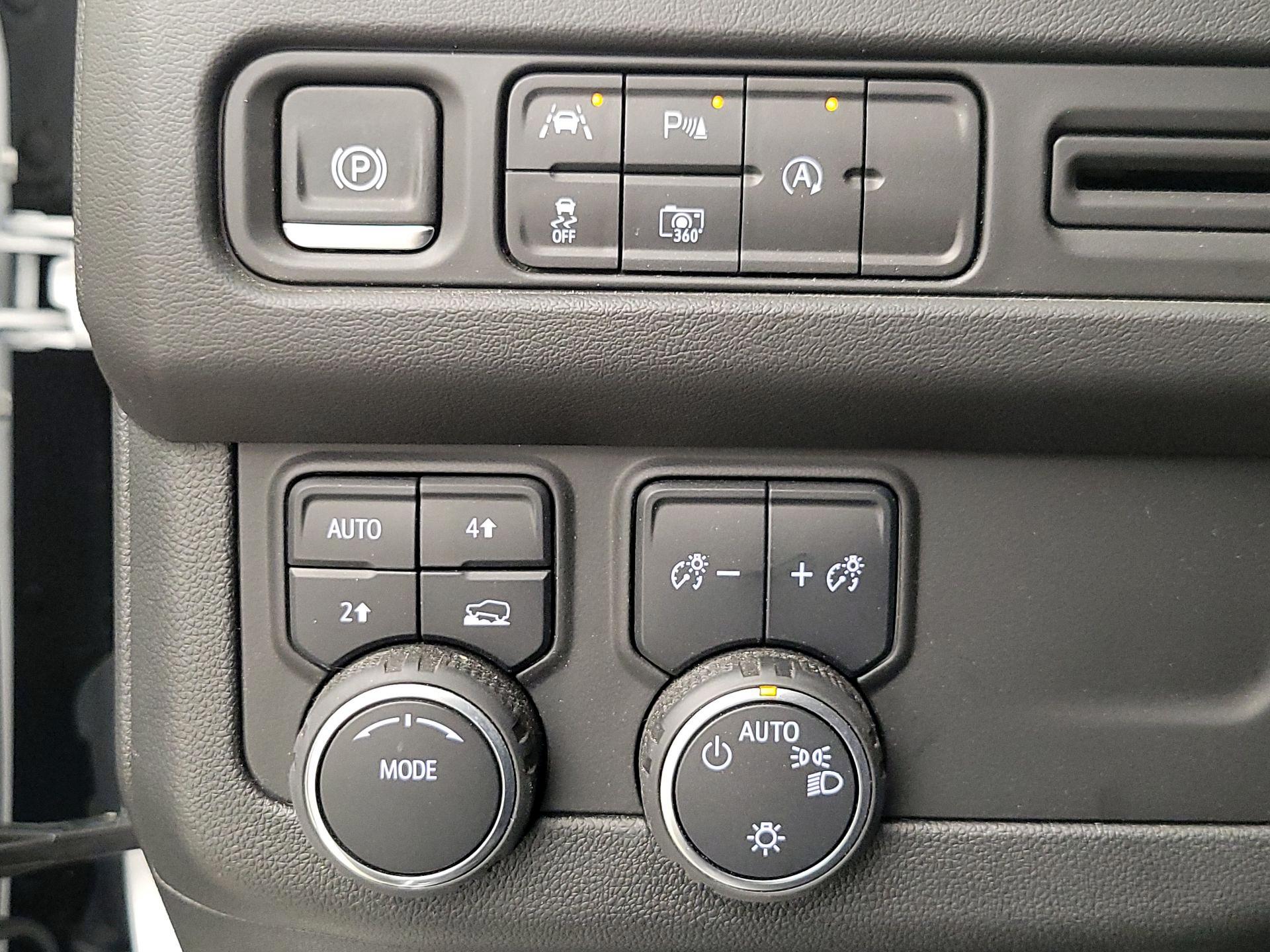 Thumbnail: 2024 Chevrolet Suburban - 13