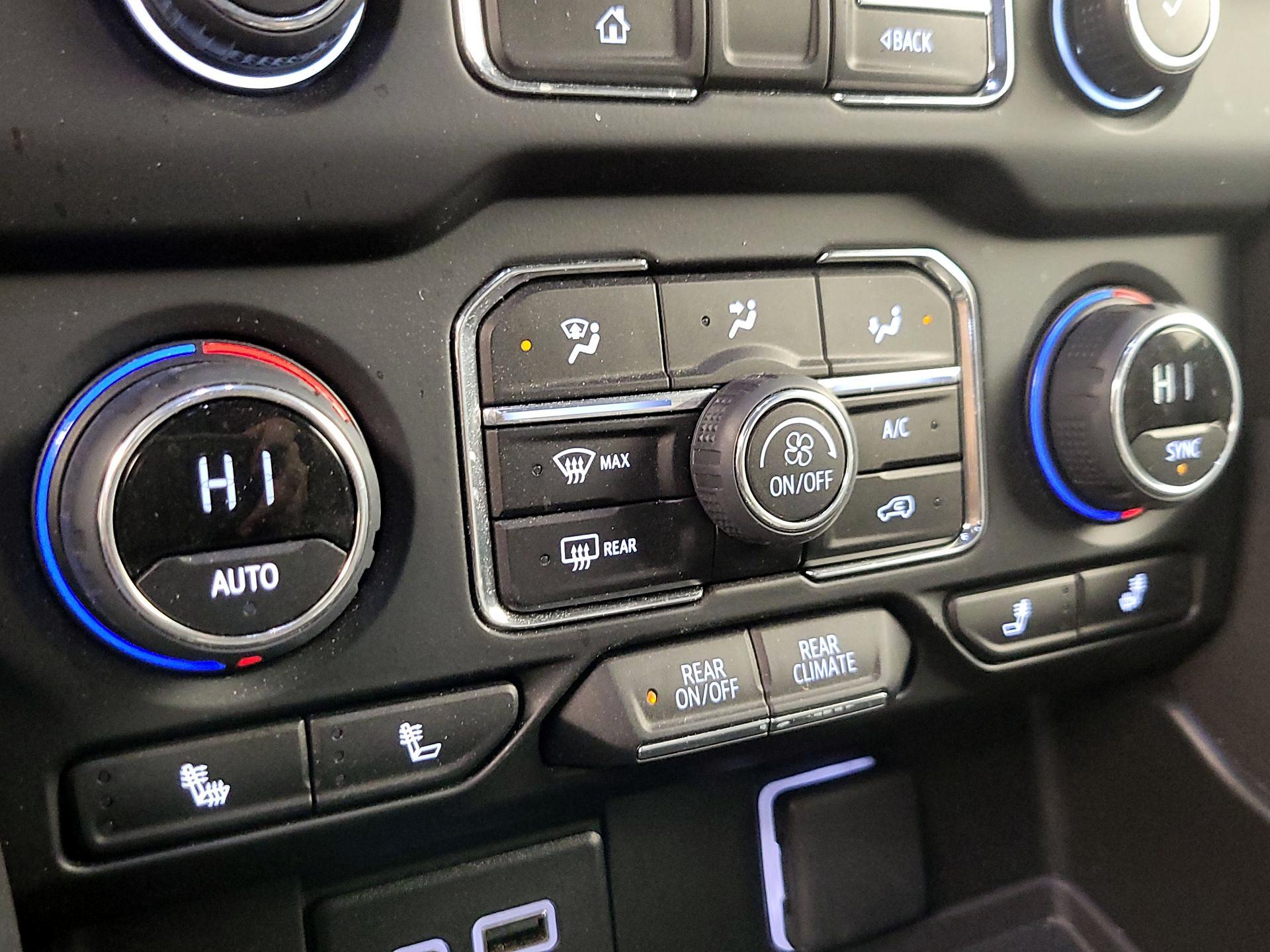 Thumbnail: 2024 Chevrolet Suburban - 16