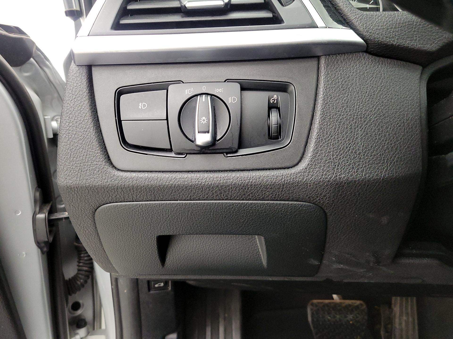 Thumbnail: 2018 BMW 3 Series - 13