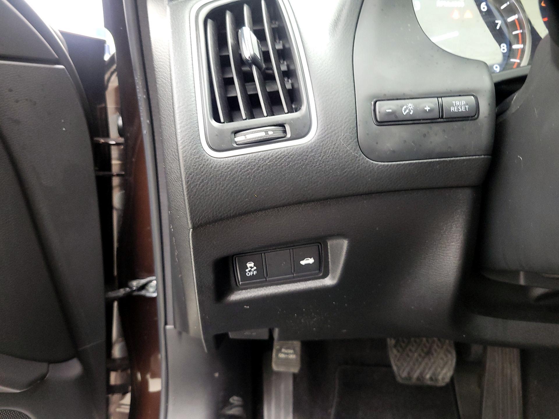 Thumbnail: 2019 INFINITI Q50 - 13