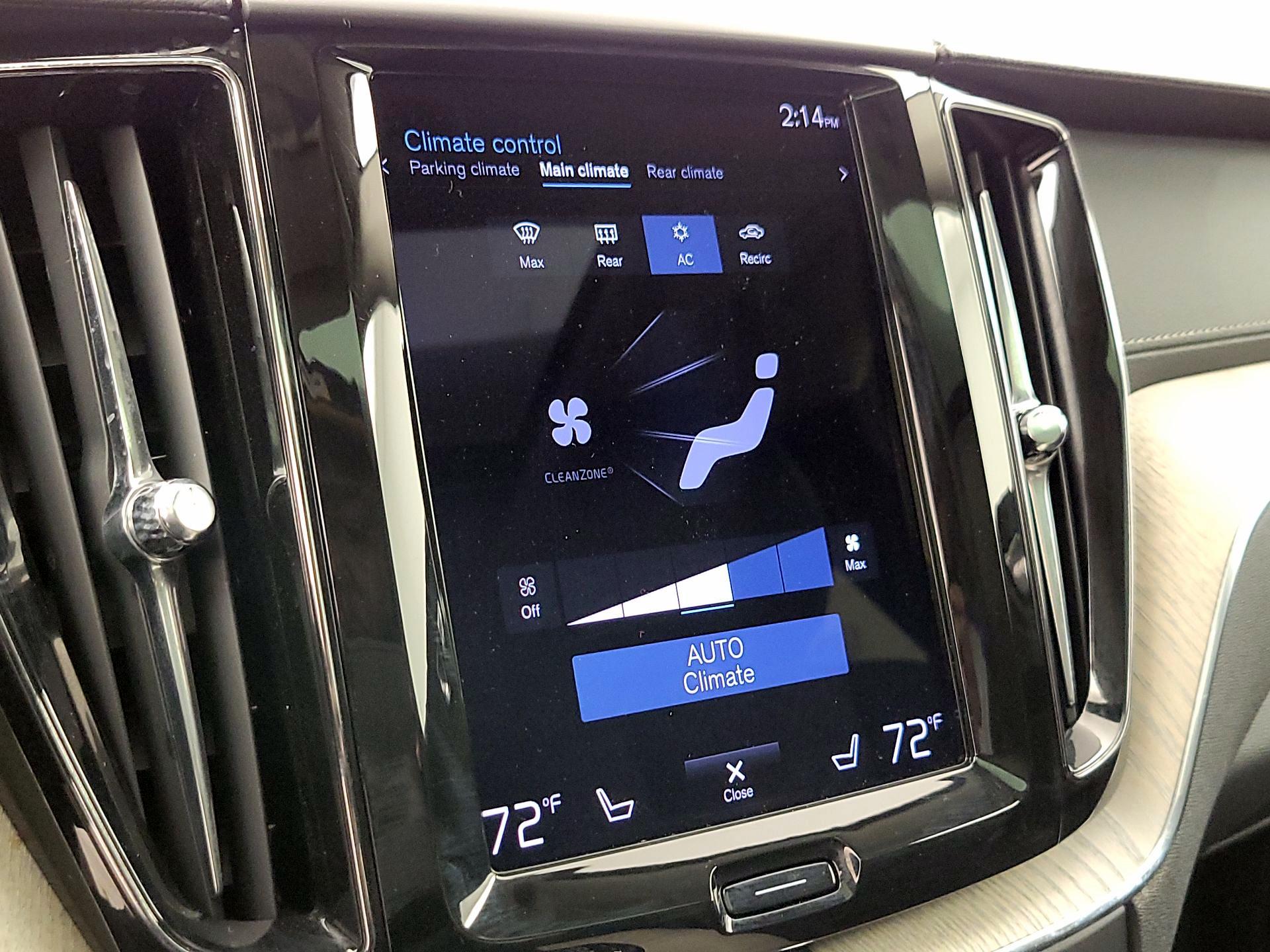 Thumbnail: 2021 Volvo XC60 - 17