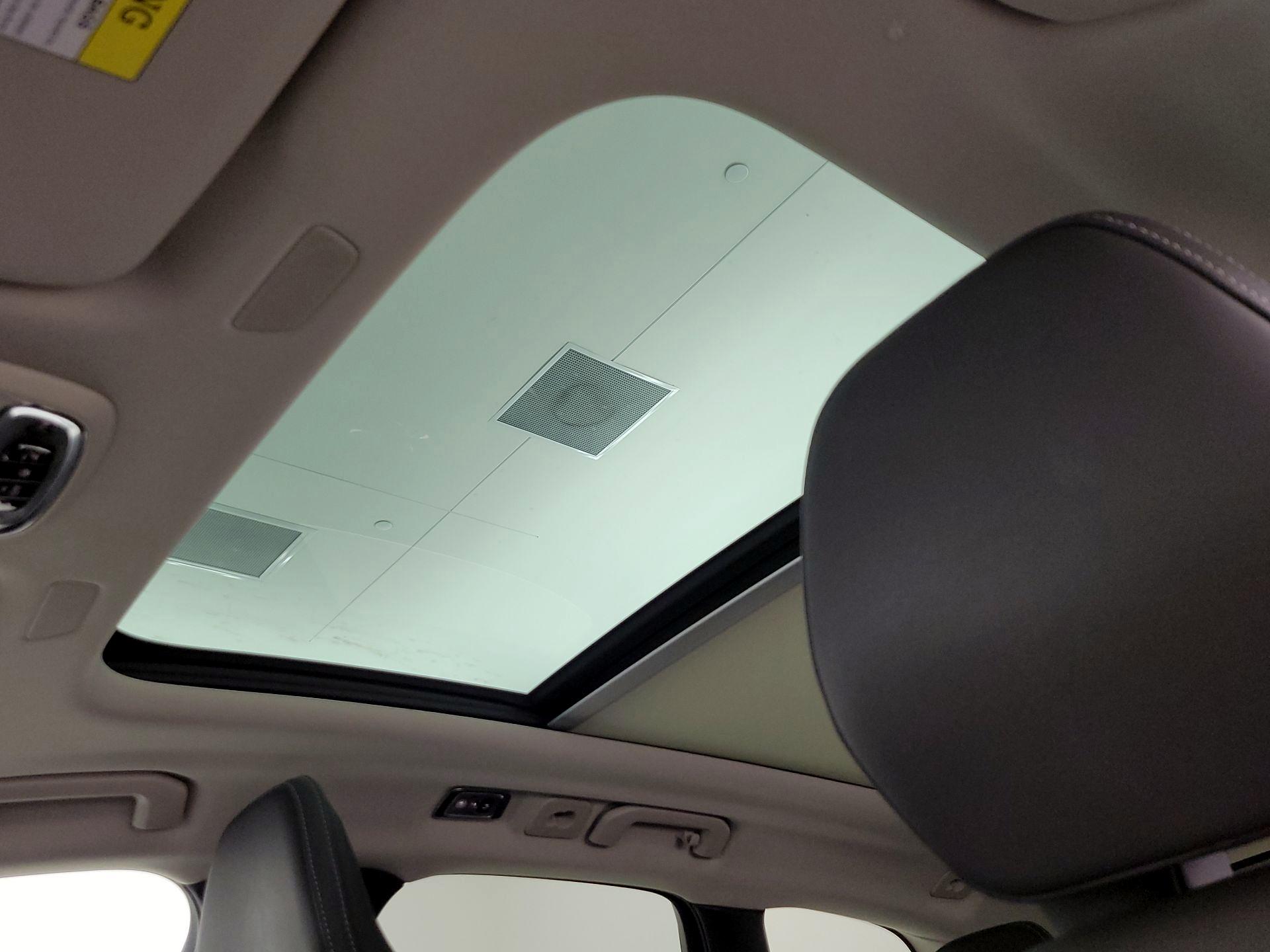 Thumbnail: 2021 Volvo XC60 - 20