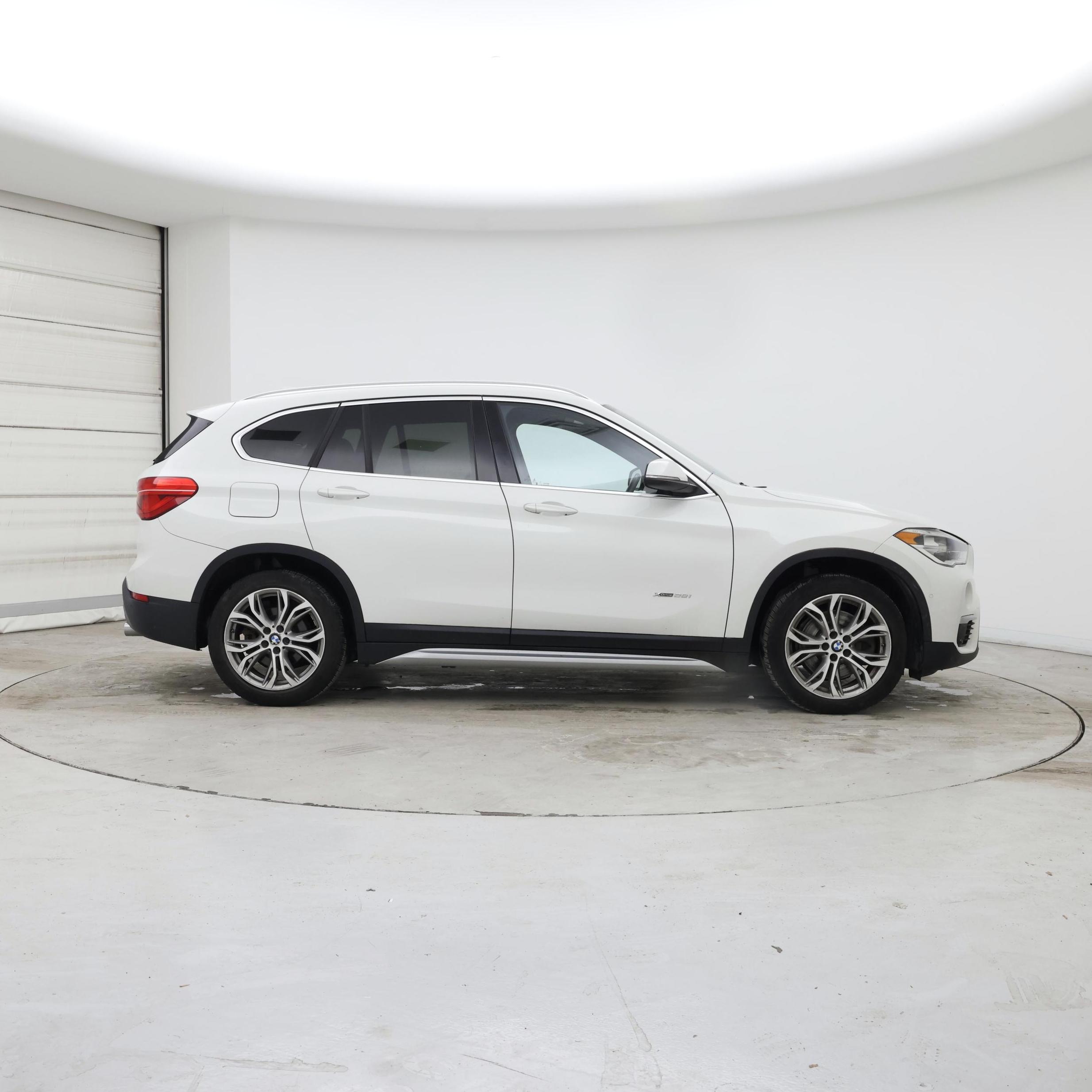 Thumbnail: 2017 BMW X1 - 7