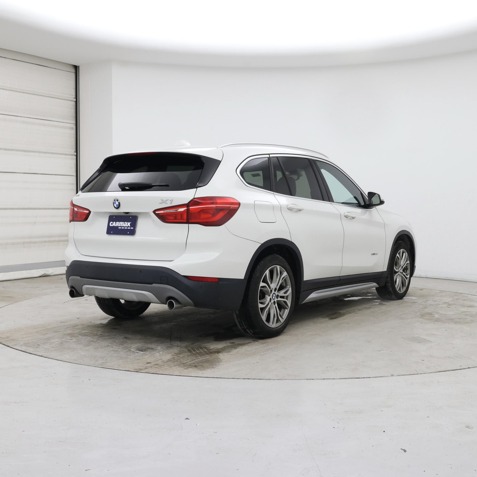 Thumbnail: 2017 BMW X1 - 8