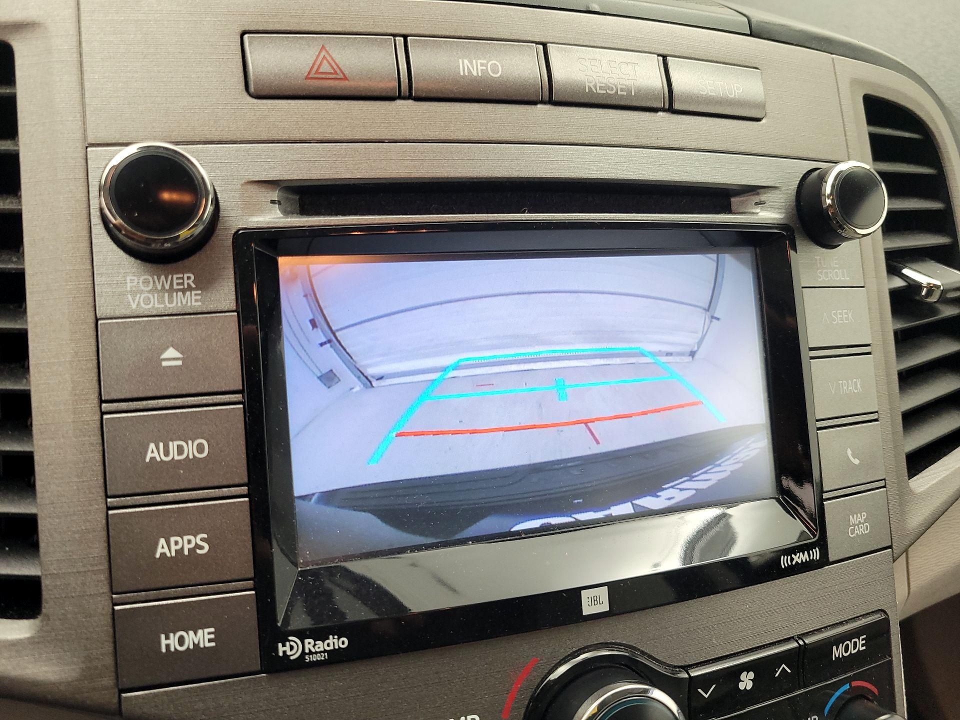 Thumbnail: 2015 Toyota Venza - 15