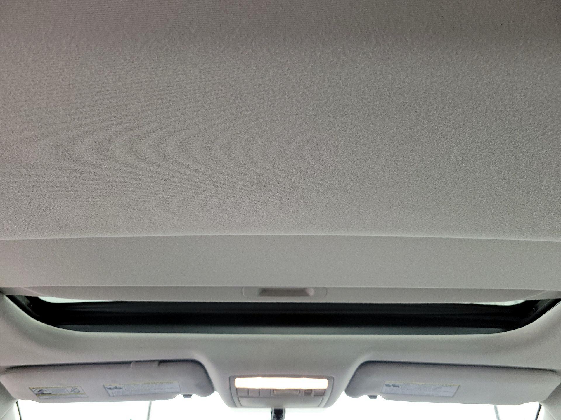 Thumbnail: 2015 Toyota Venza - 20