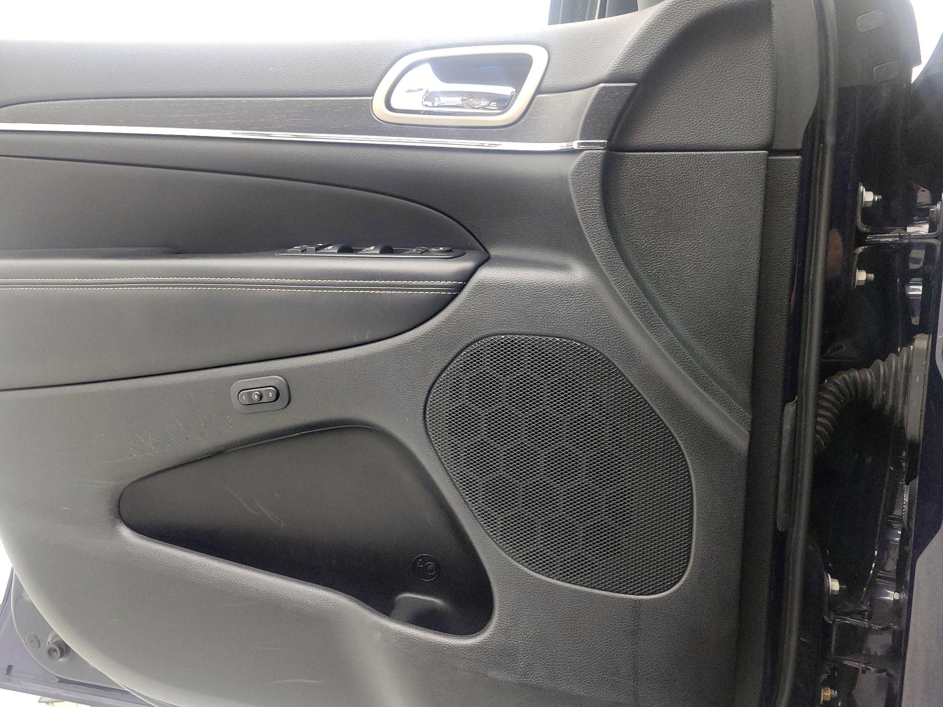 Thumbnail: 2015 Jeep Grand Cherokee - 12