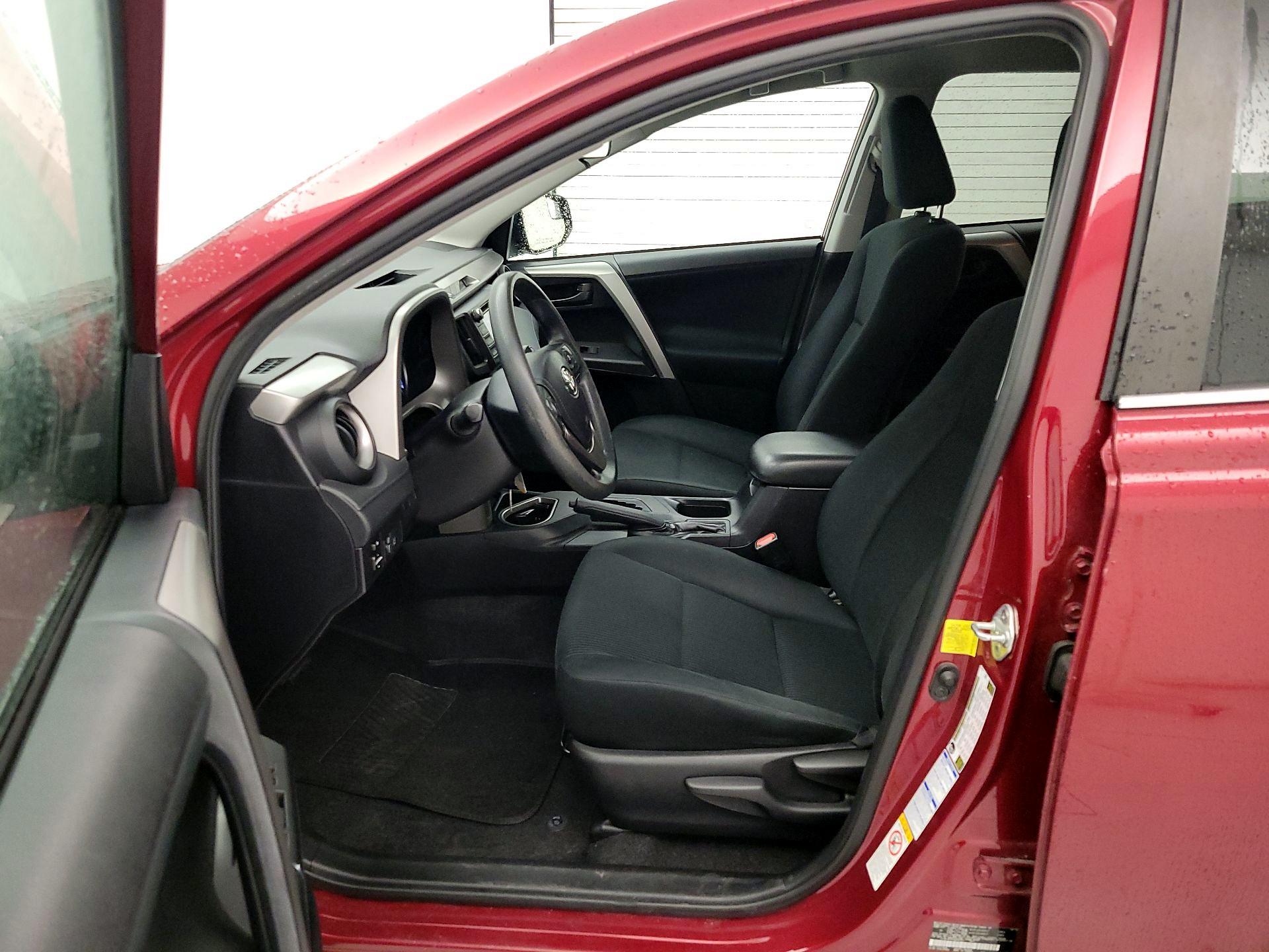 Thumbnail: 2018 Toyota RAV4 - 11