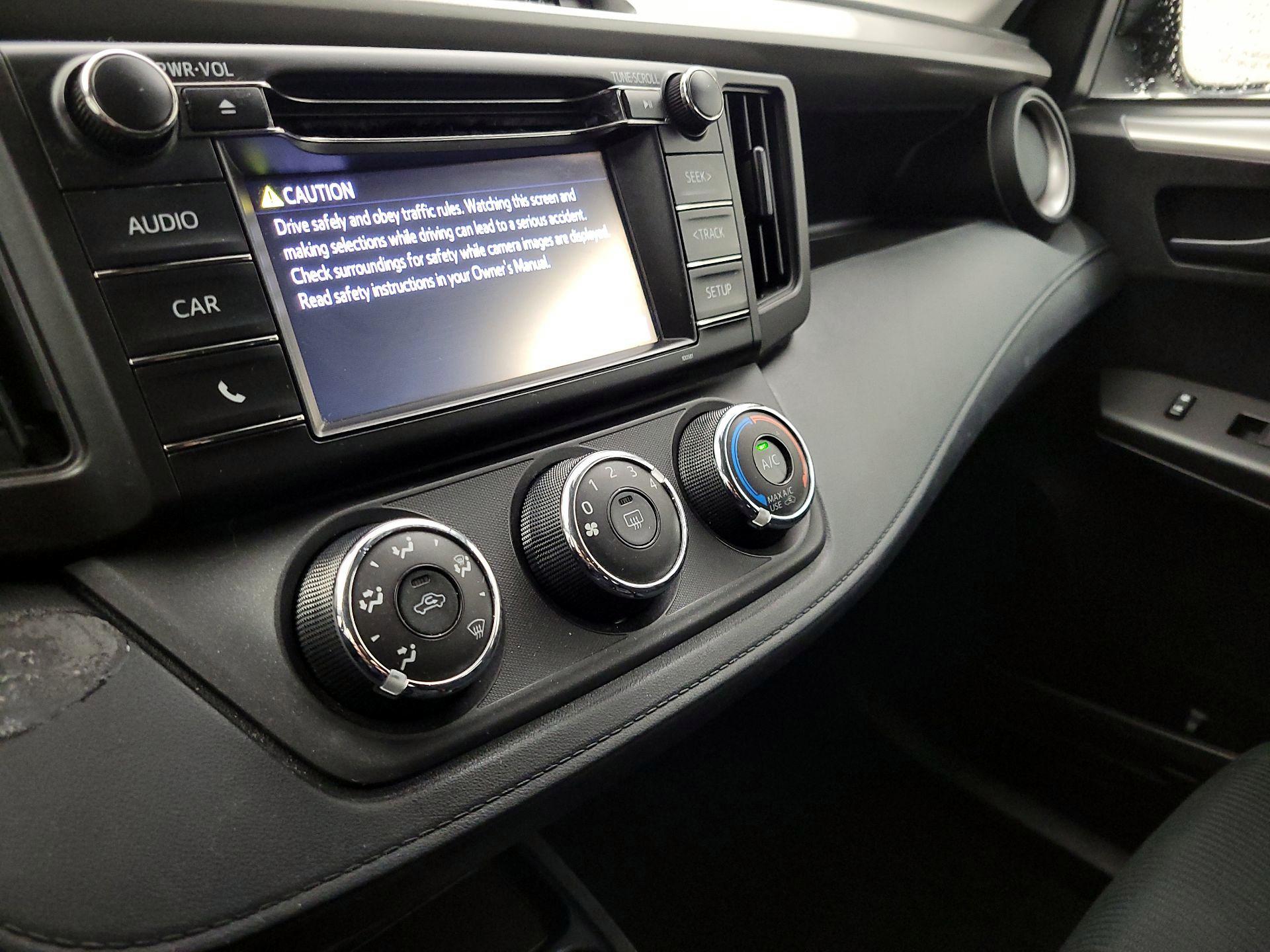 Thumbnail: 2018 Toyota RAV4 - 15