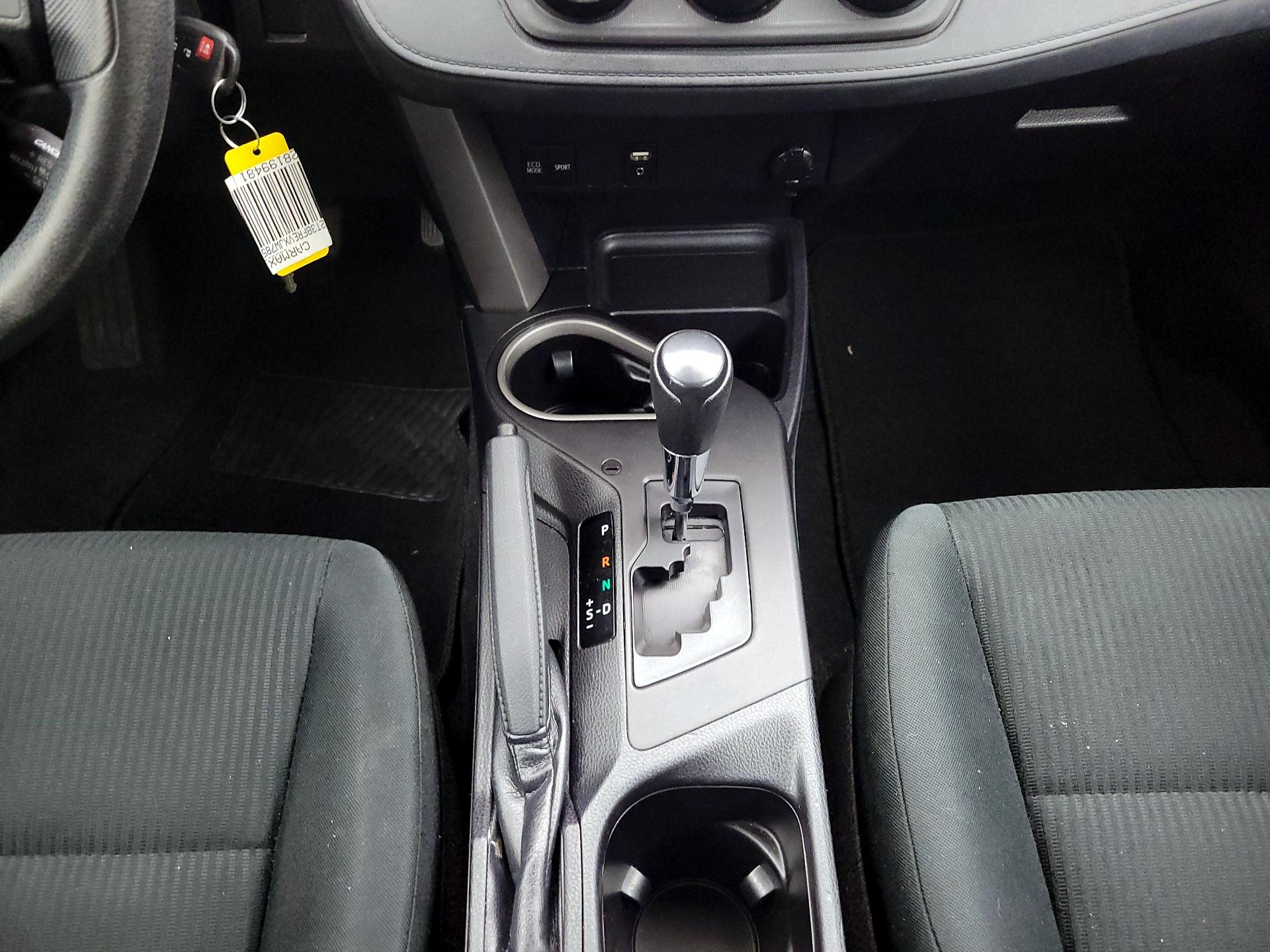 Thumbnail: 2018 Toyota RAV4 - 16