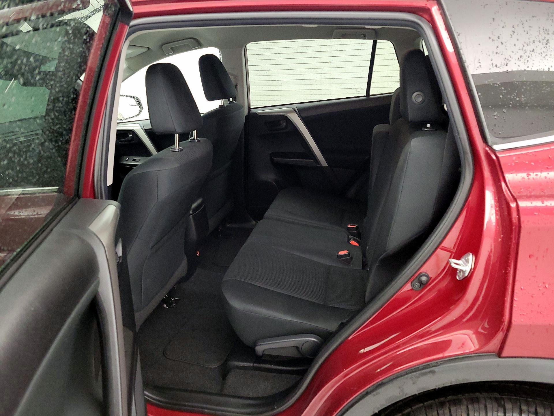 Thumbnail: 2018 Toyota RAV4 - 18