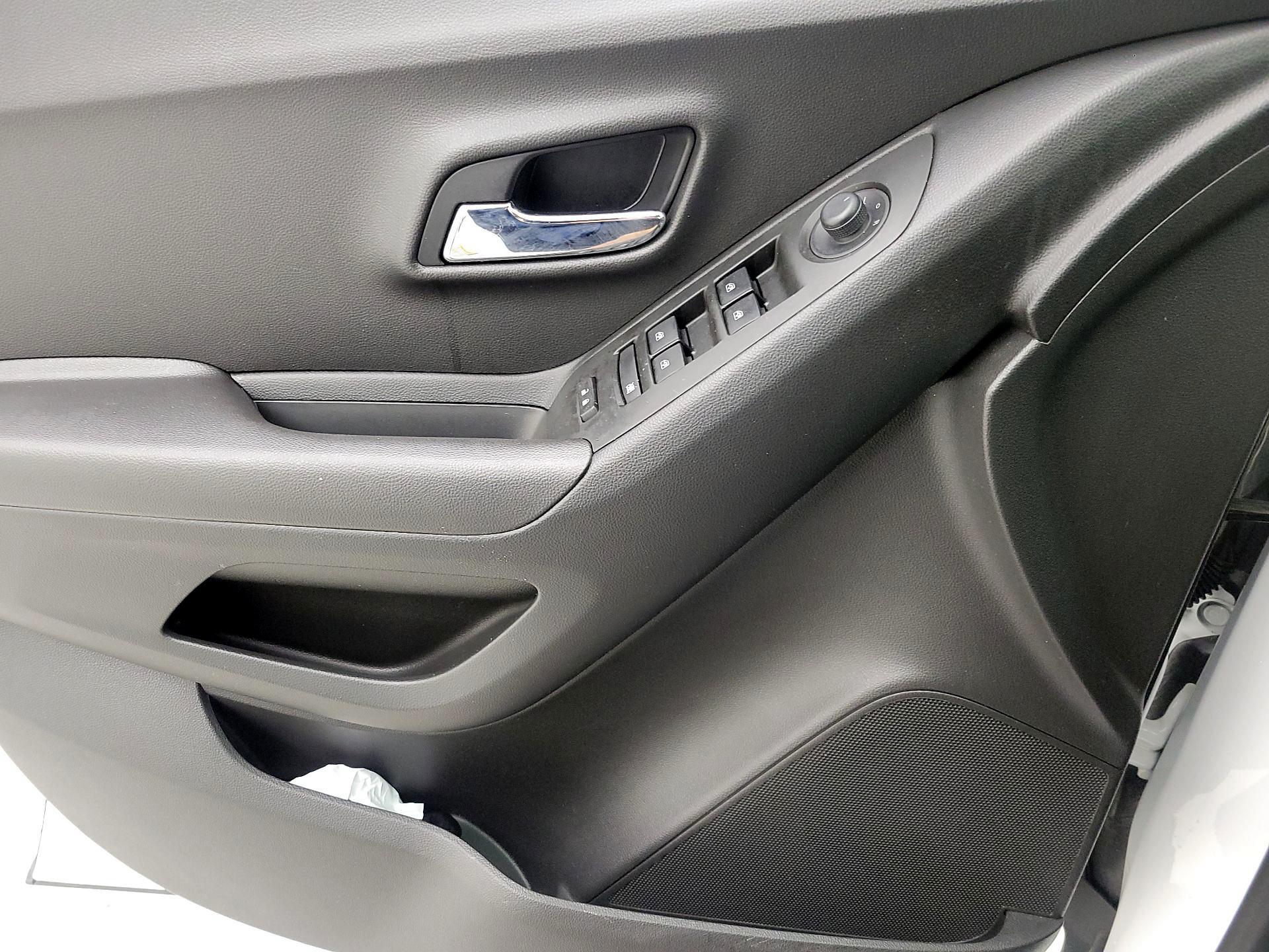 Thumbnail: 2019 Chevrolet Trax - 12