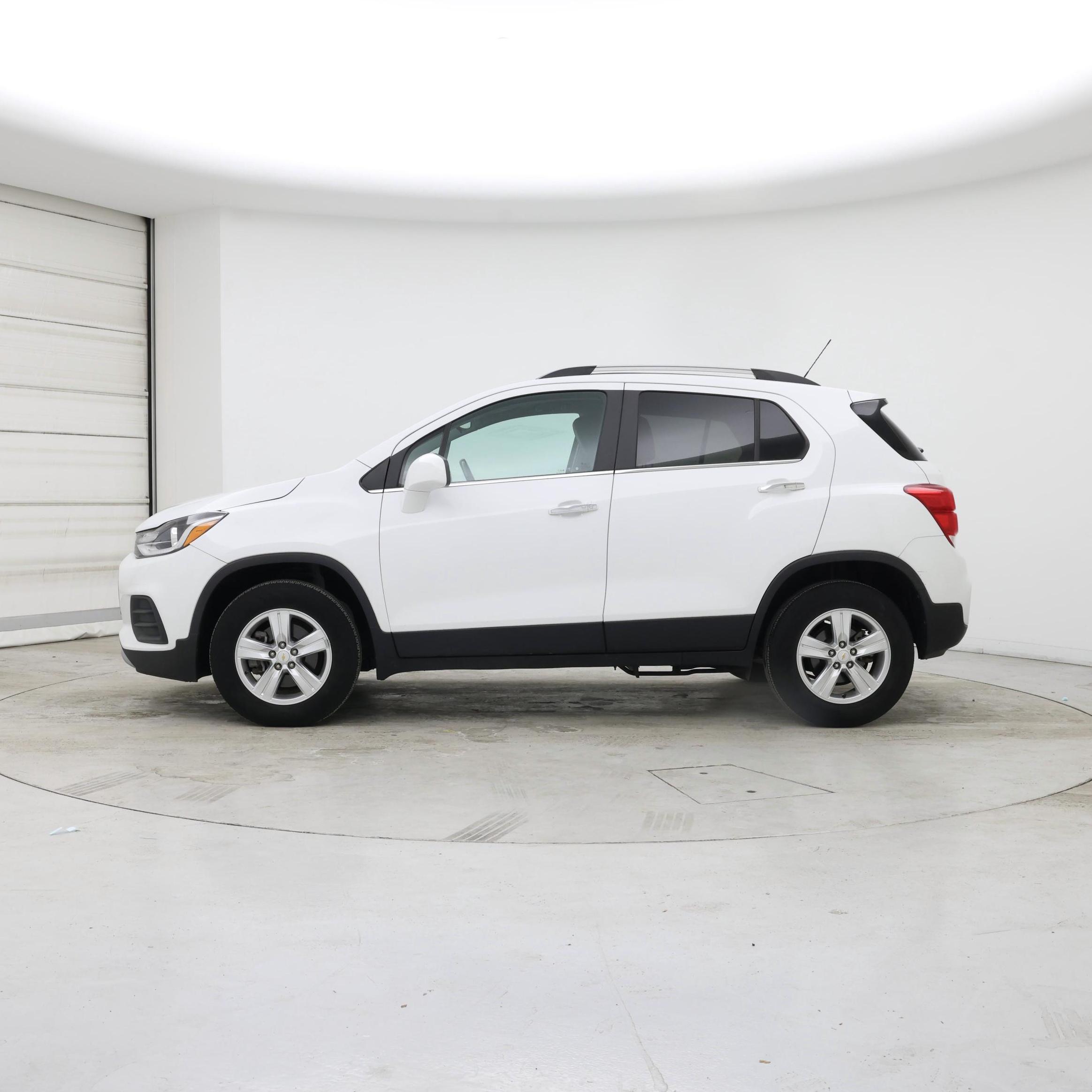 Thumbnail: 2019 Chevrolet Trax - 3