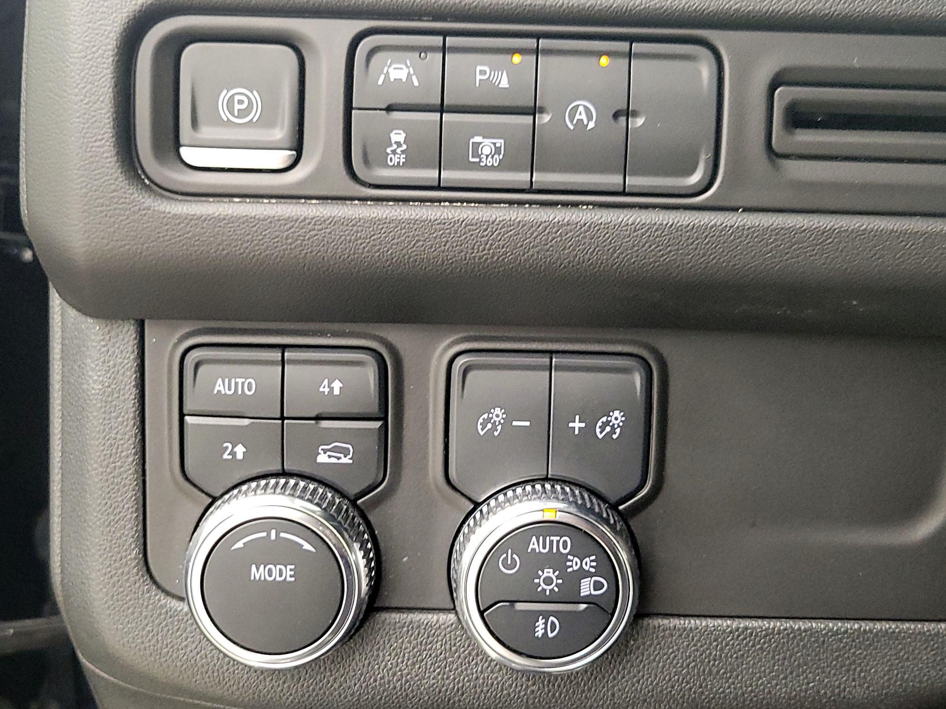 Thumbnail: 2024 GMC Yukon XL - 13