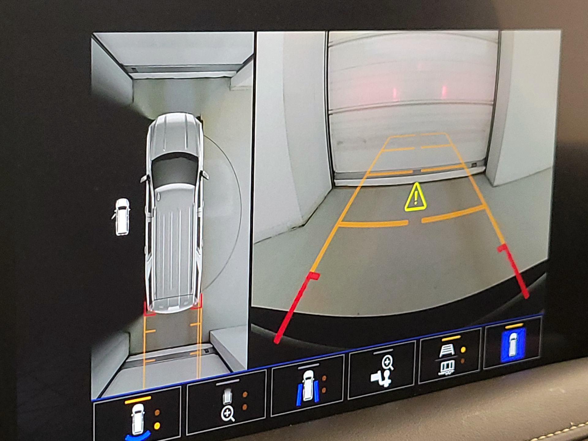 Thumbnail: 2024 GMC Yukon XL - 15