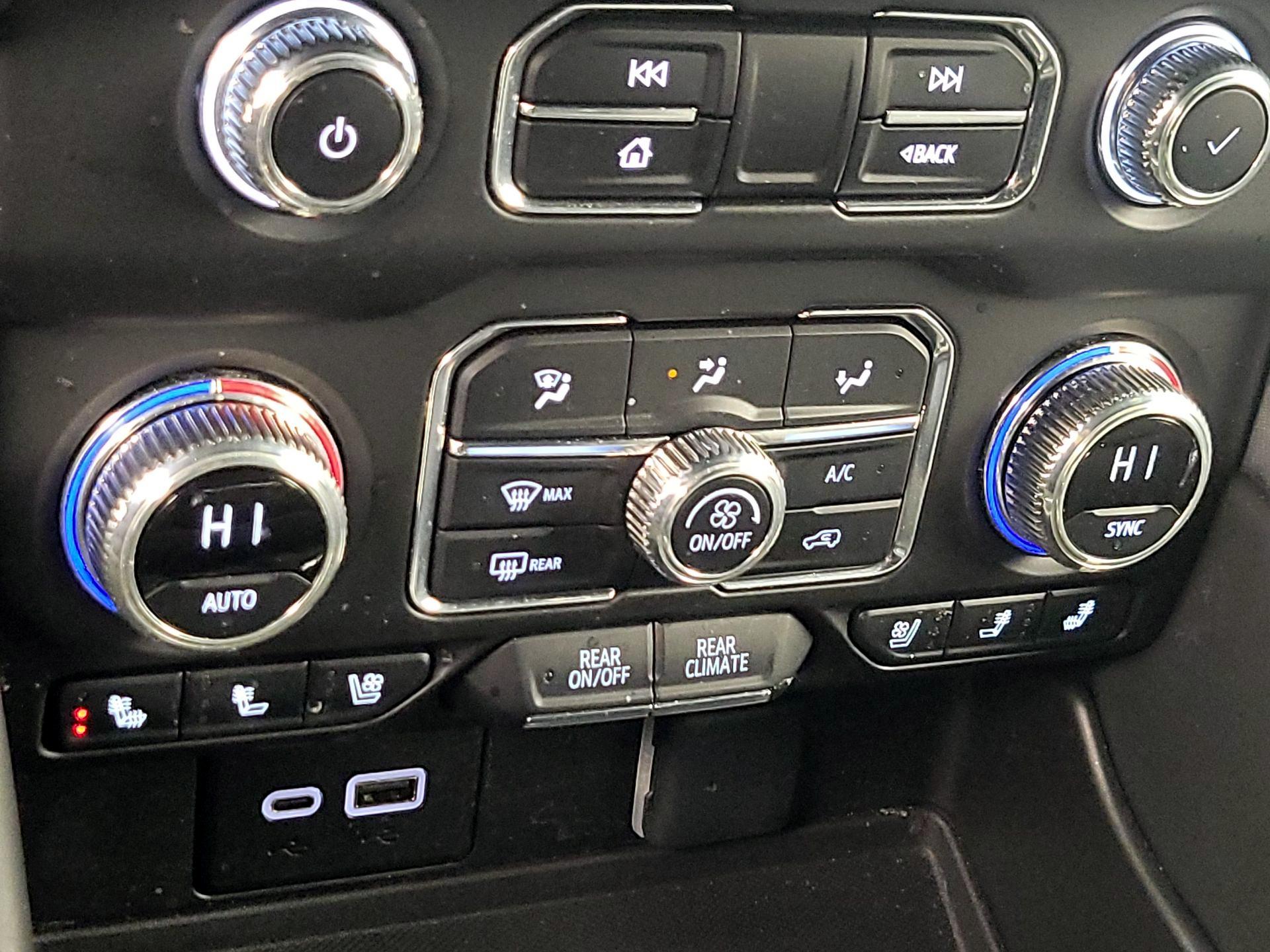 Thumbnail: 2024 GMC Yukon XL - 17