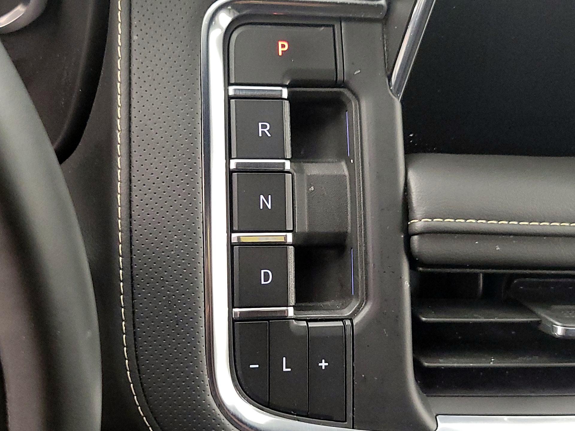 Thumbnail: 2024 GMC Yukon XL - 18