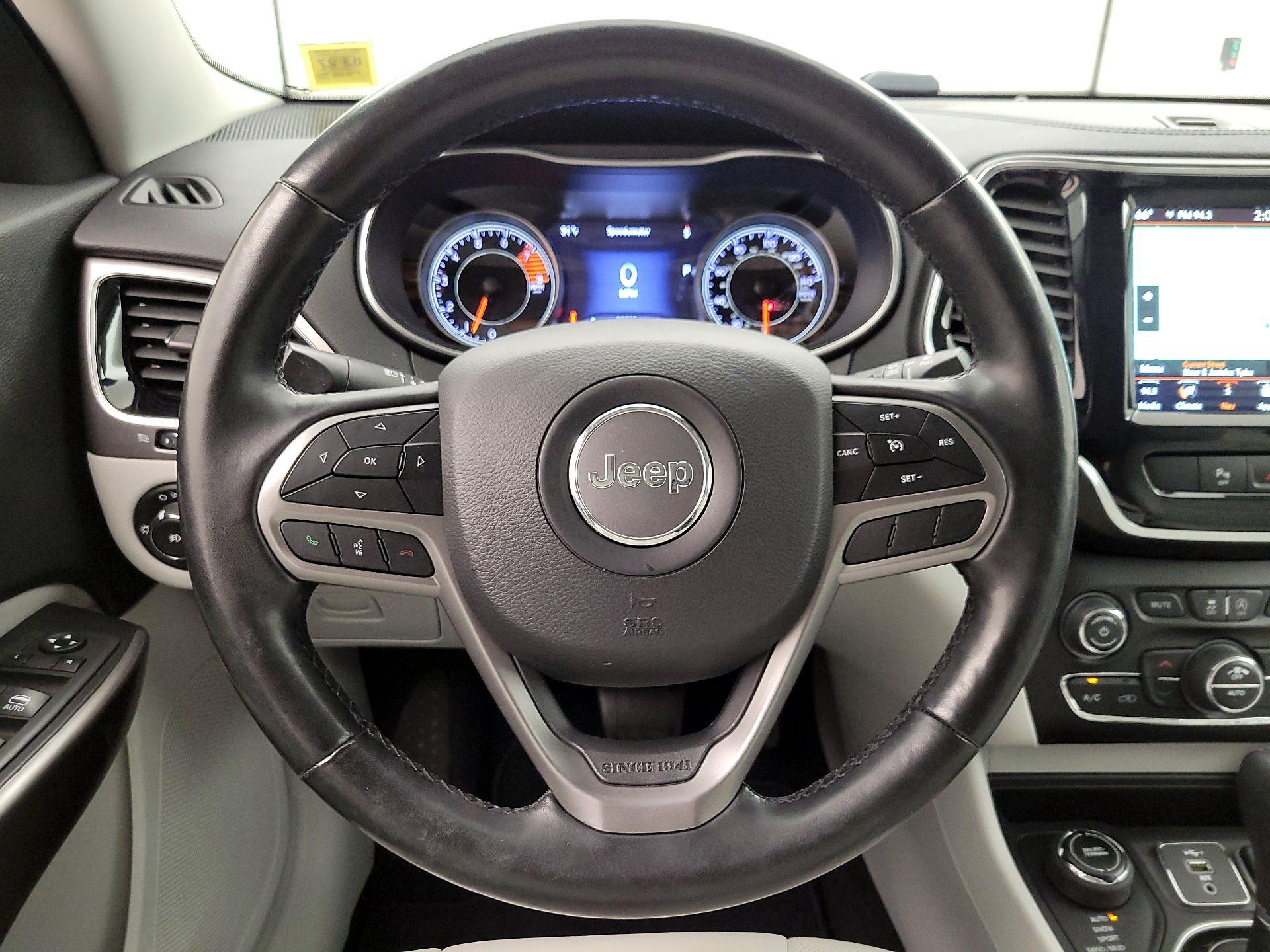 Thumbnail: 2020 Jeep Cherokee - 10