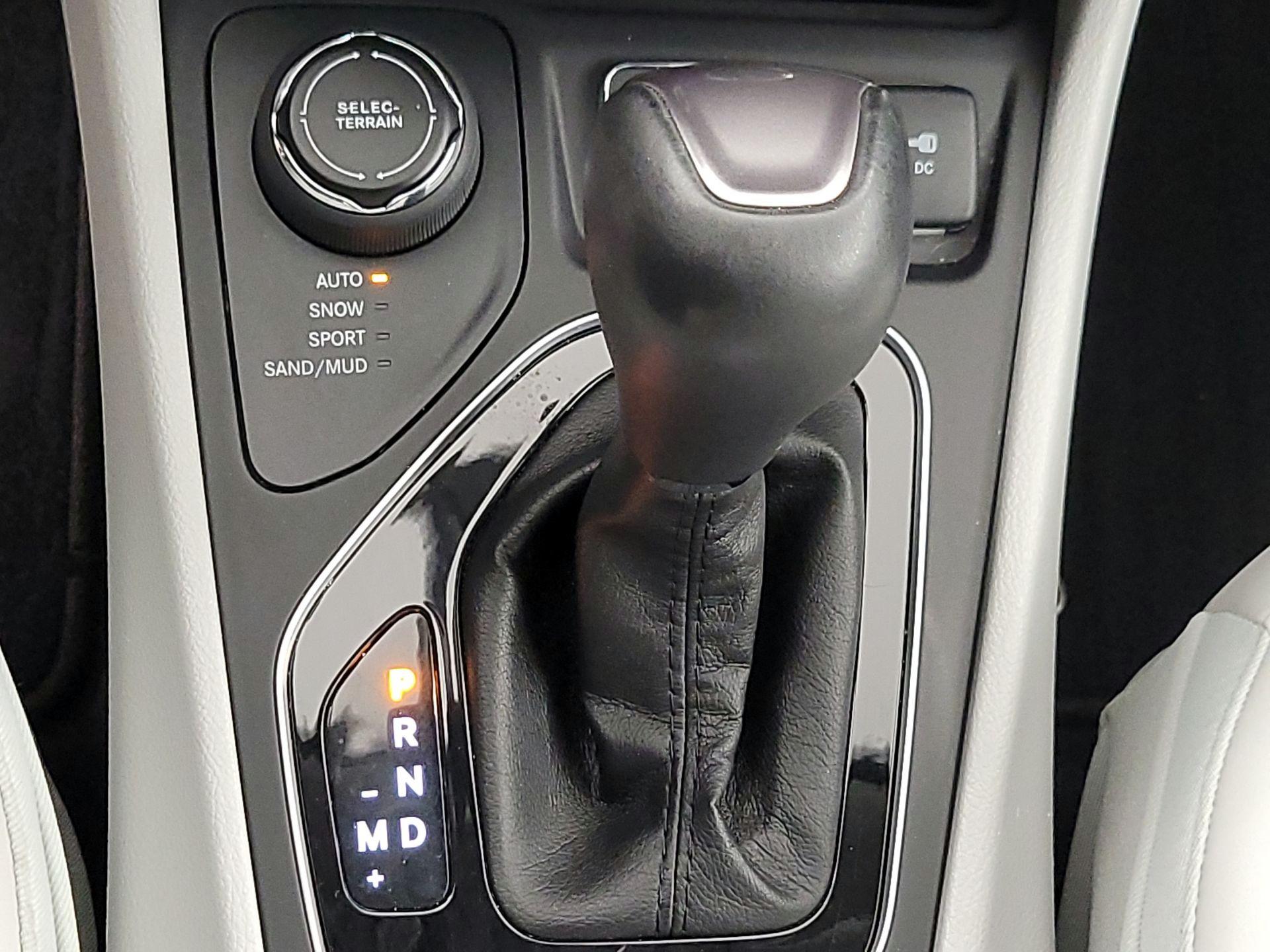 Thumbnail: 2020 Jeep Cherokee - 18