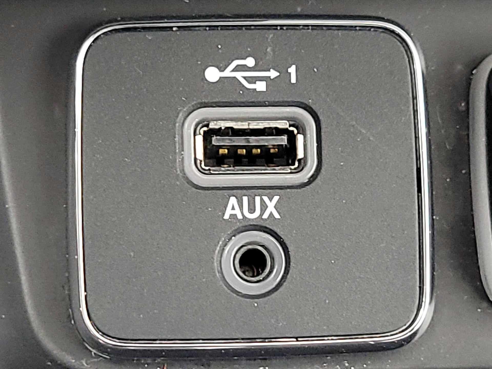 Thumbnail: 2020 Jeep Cherokee - 19