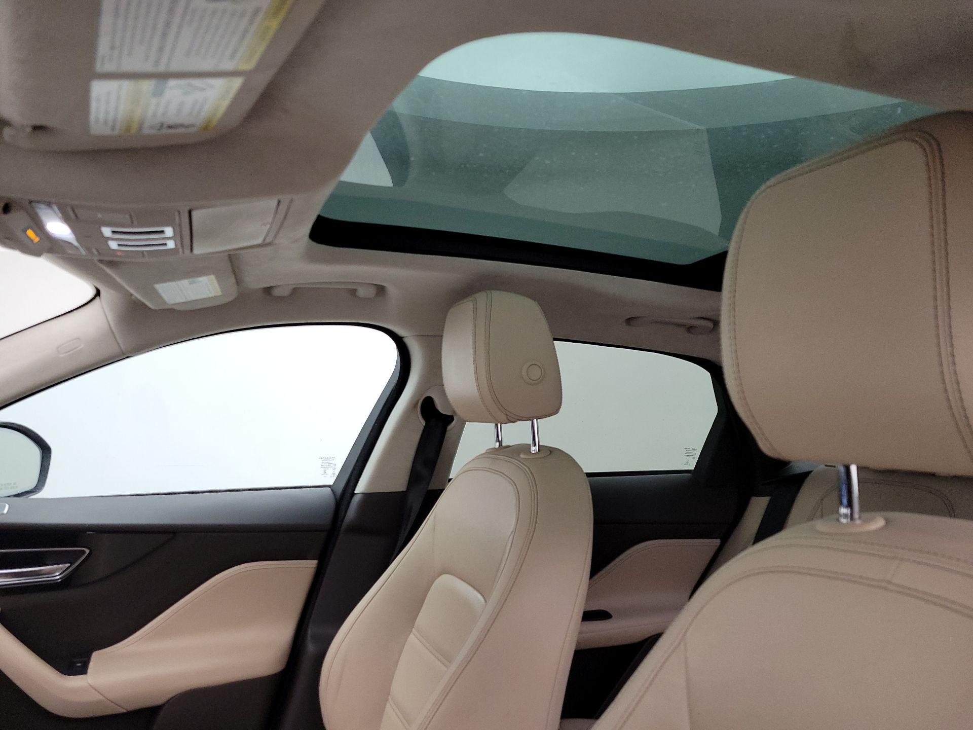 Thumbnail: 2019 Jaguar F-Pace - 18