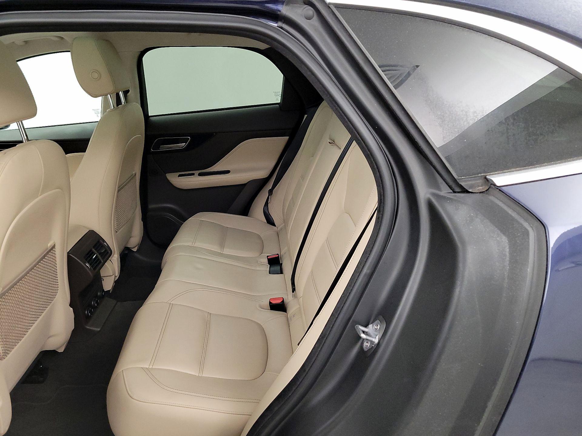 Thumbnail: 2019 Jaguar F-Pace - 19