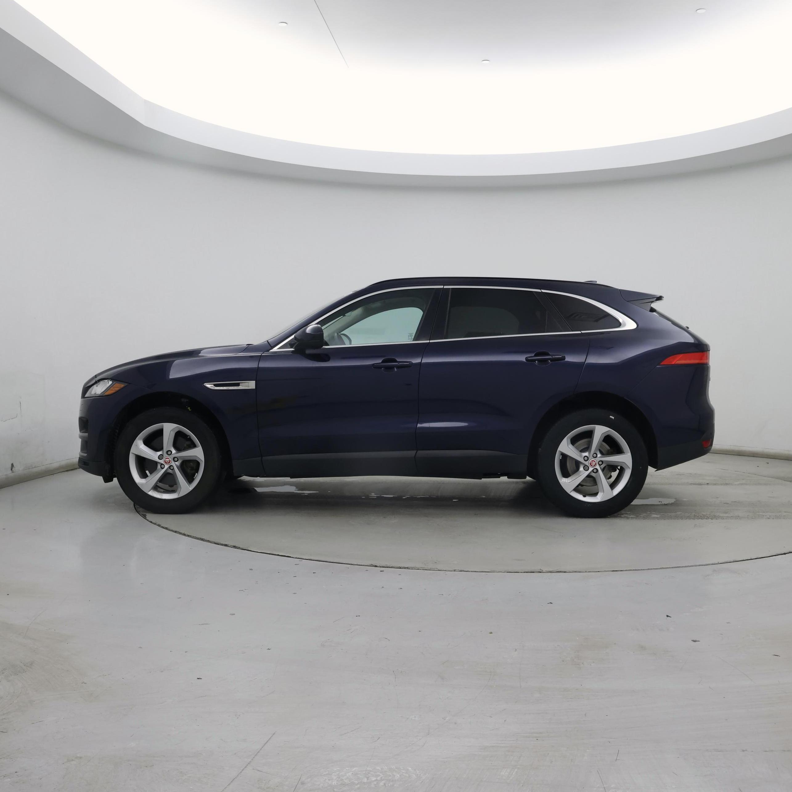 Thumbnail: 2019 Jaguar F-Pace - 3