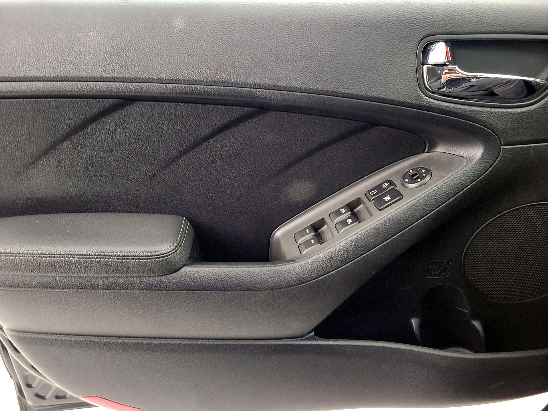 Thumbnail: 2018 Kia Forte - 12