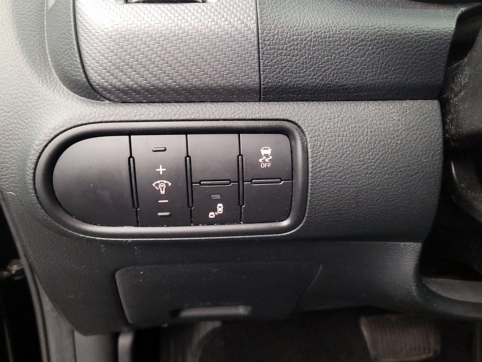 Thumbnail: 2018 Kia Forte - 13